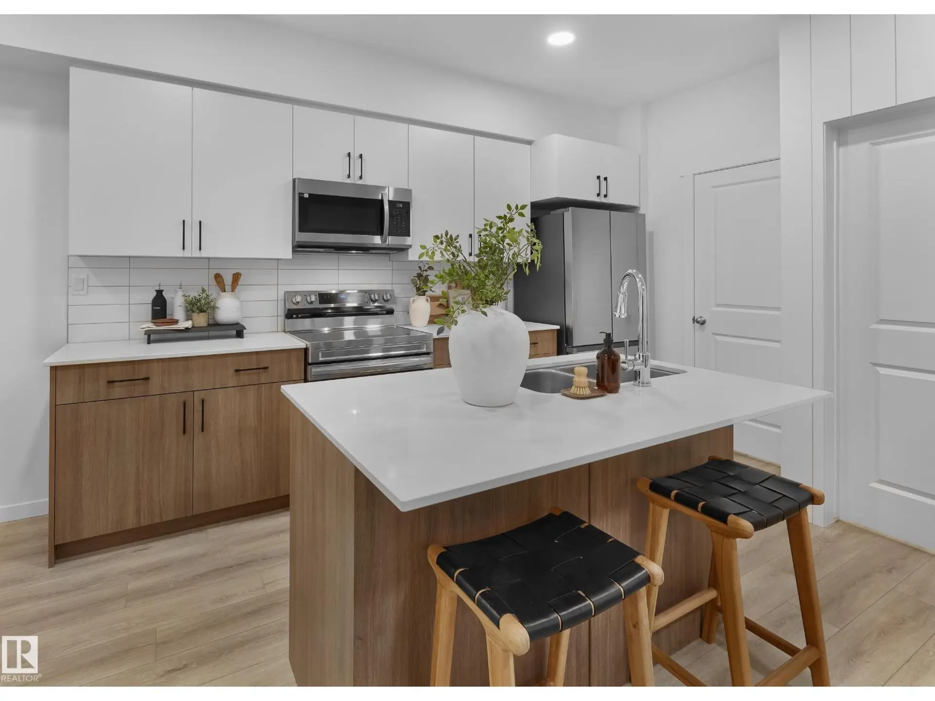 #104 3715 141 ST SW - Image 9