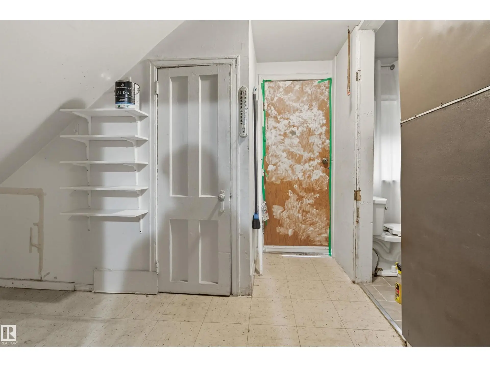 9513 103 AV NW - Image 9