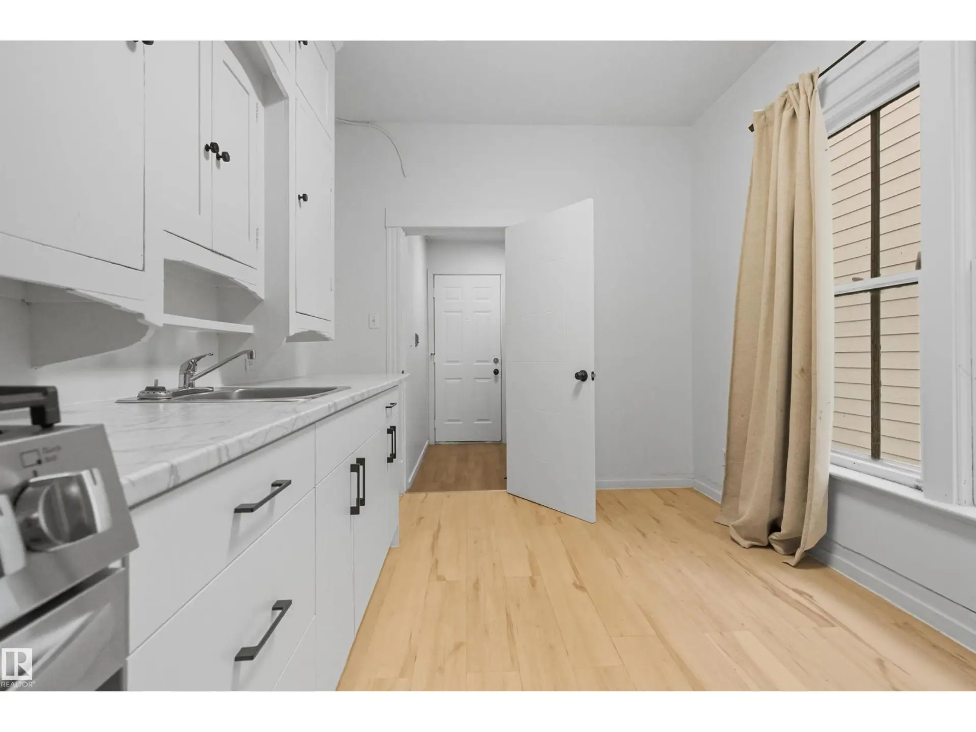 9513 103 AV NW - Image 2