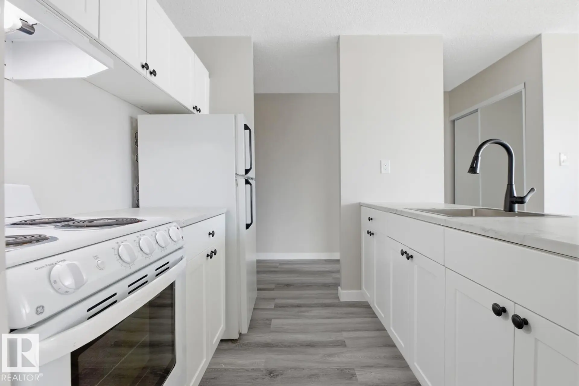 #307 10160 116 ST NW - Image 7