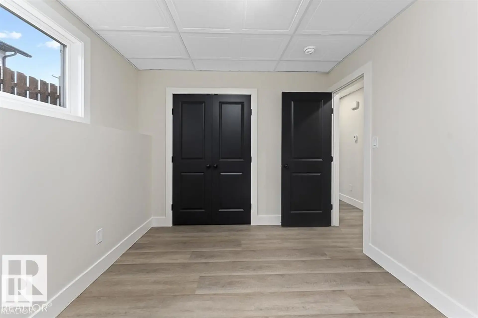 402 42230 TOWNSHIP ROAD 632 - Image 3