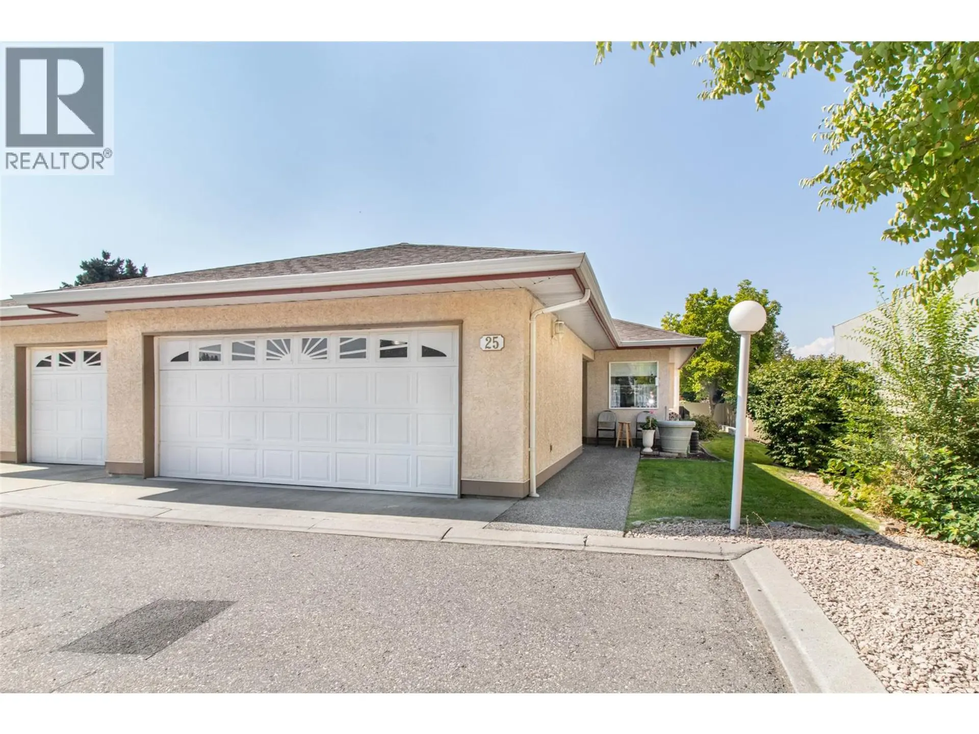 Property at #25 1874 Parkview Crescent, Kelowna, BC