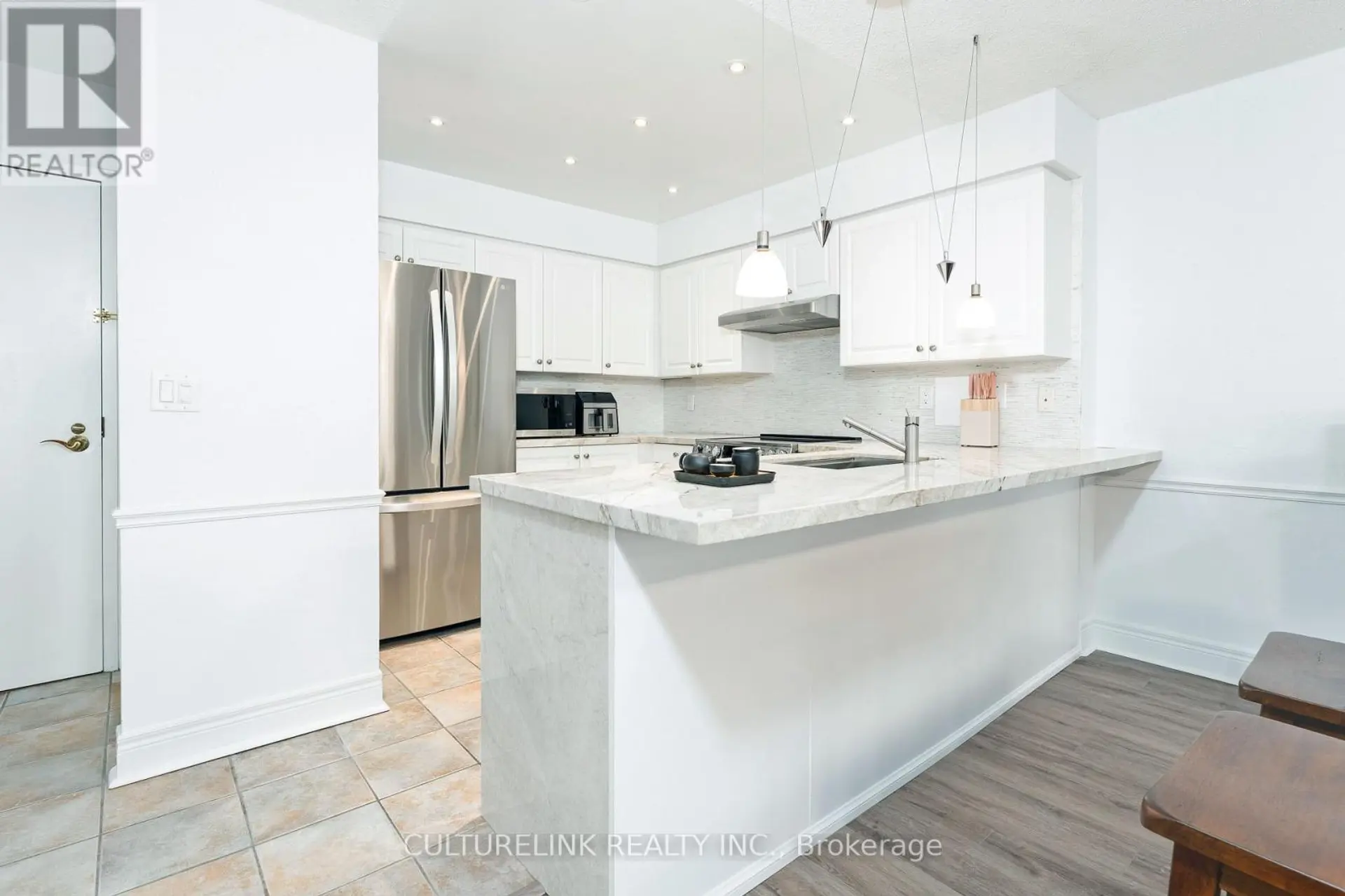 #PH6 135 POND DRIVE - Image 9