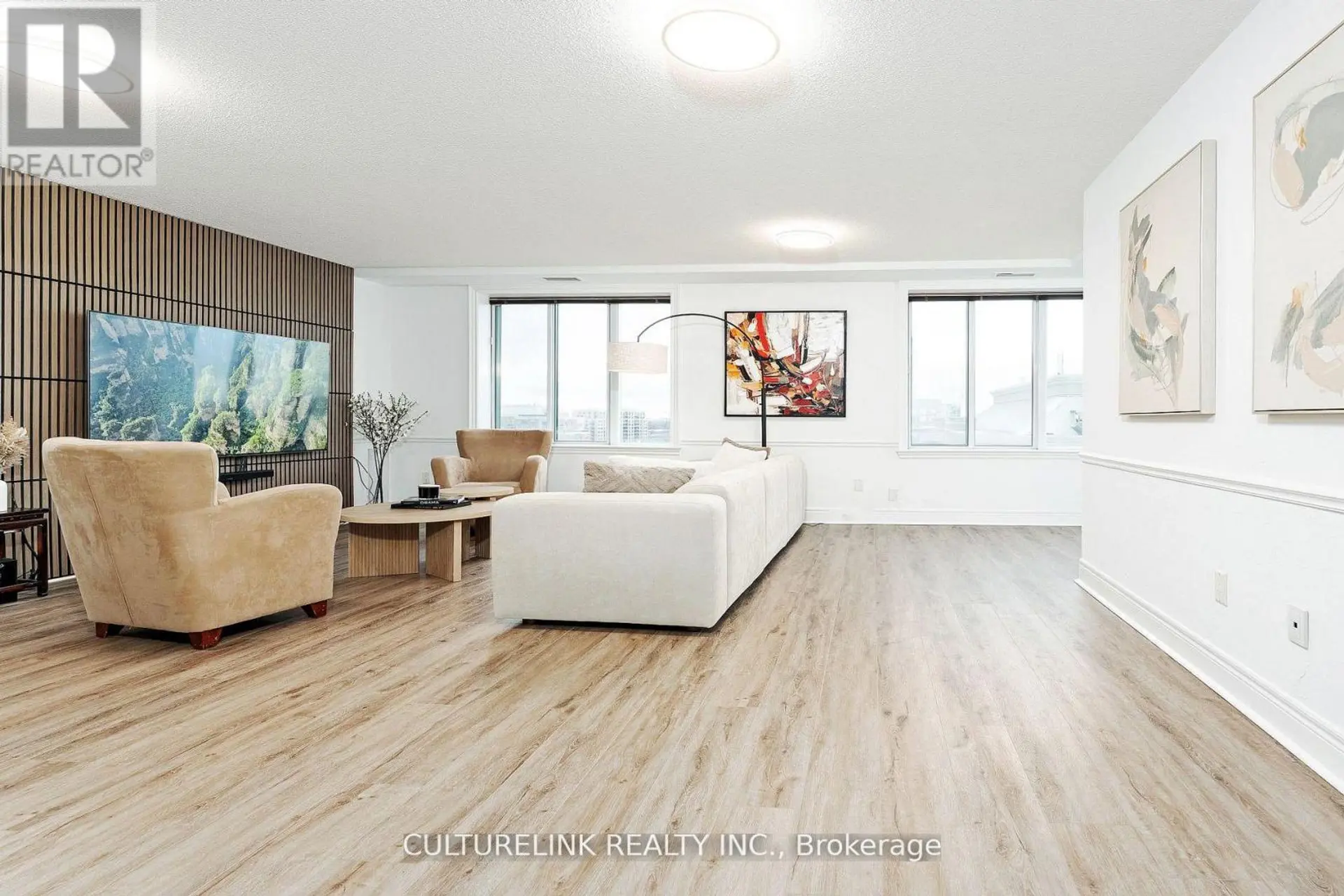 #PH6 135 POND DRIVE - Image 2