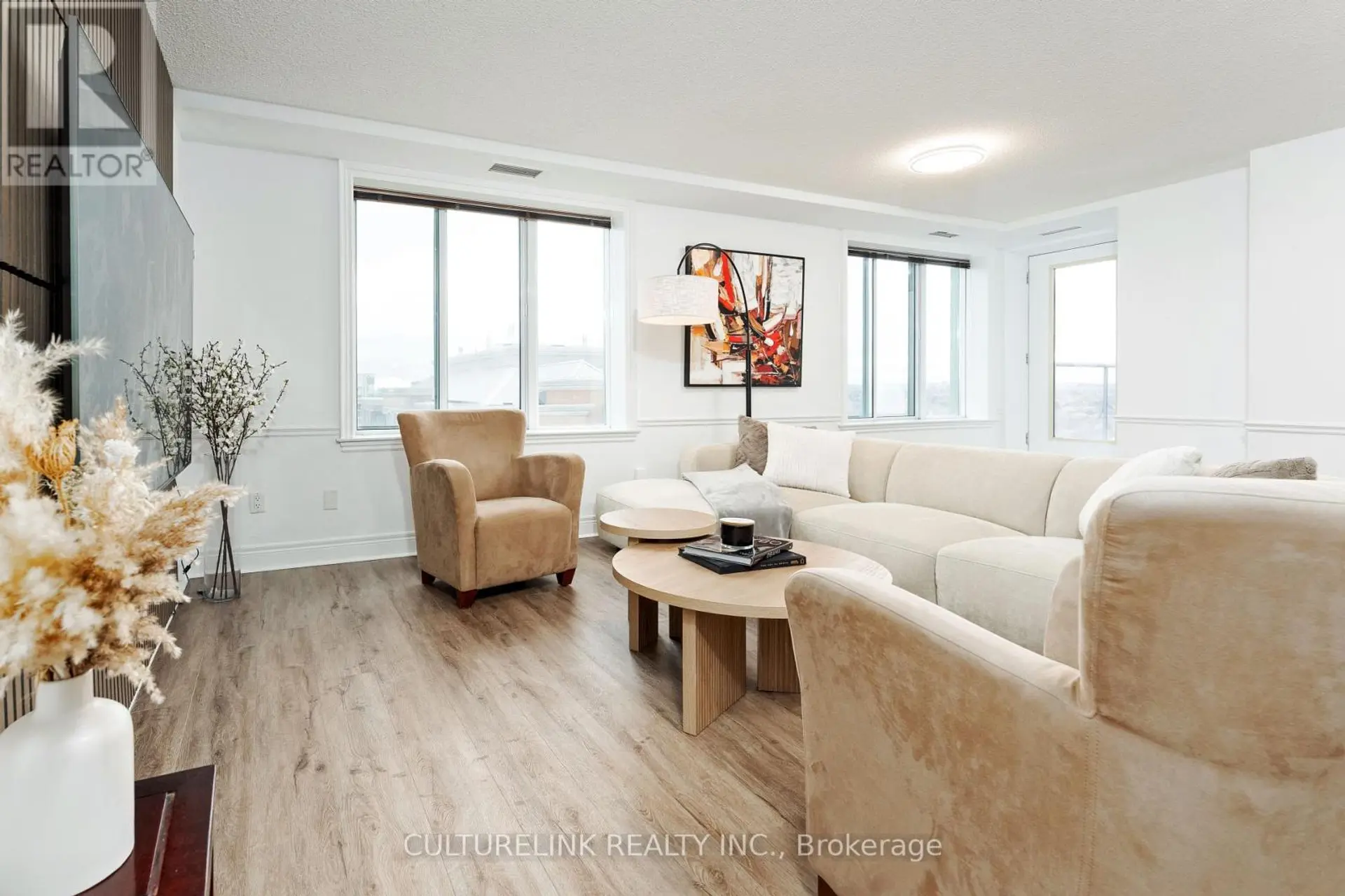 #PH6 135 POND DRIVE - Image 5