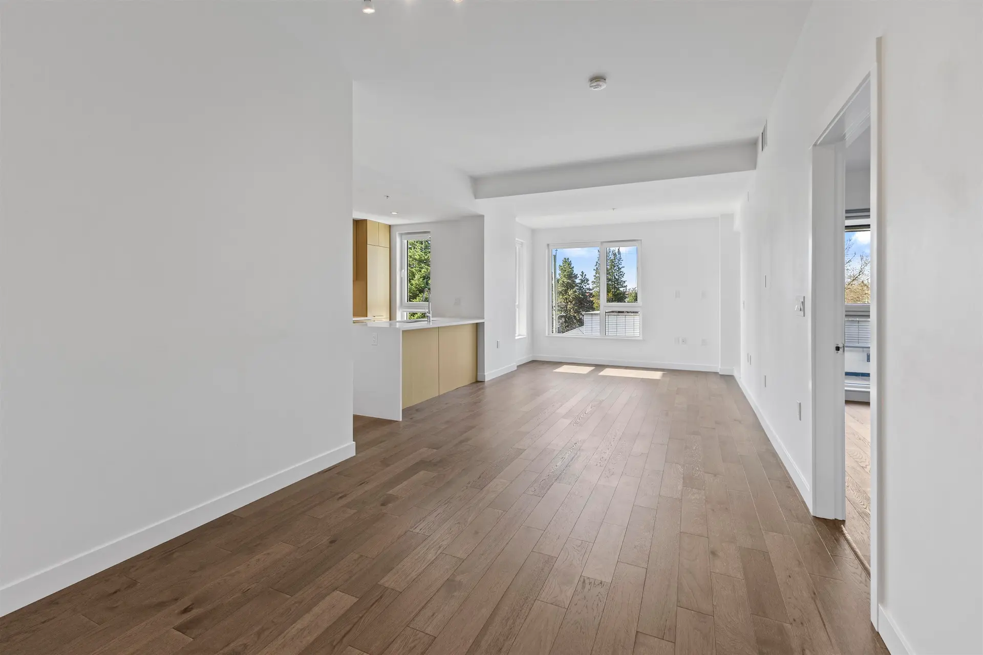 #307 5383 Cambie Street - Image 6