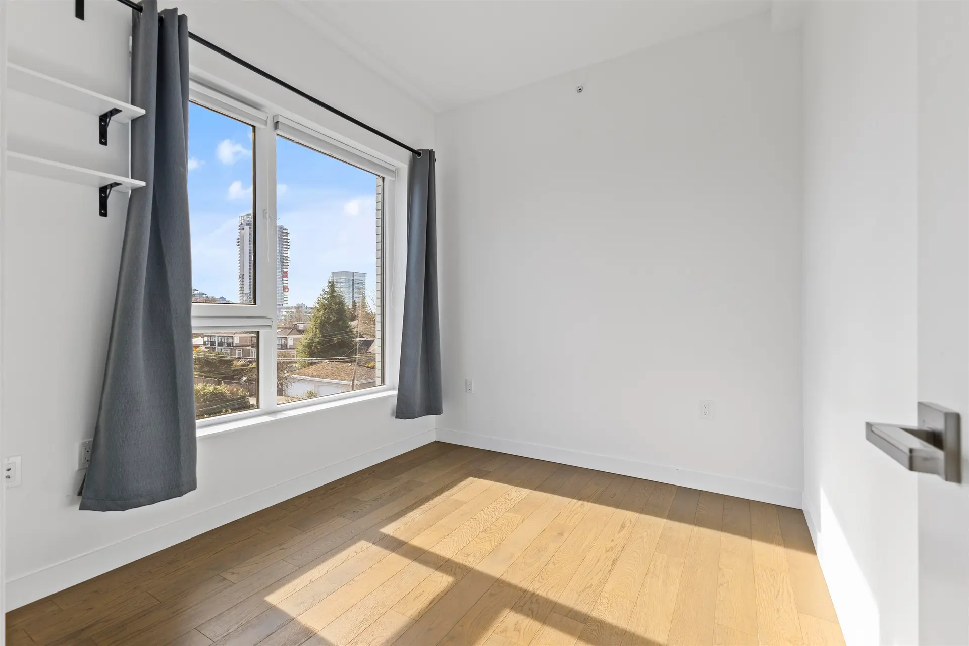 #307 5383 Cambie Street - Image 17