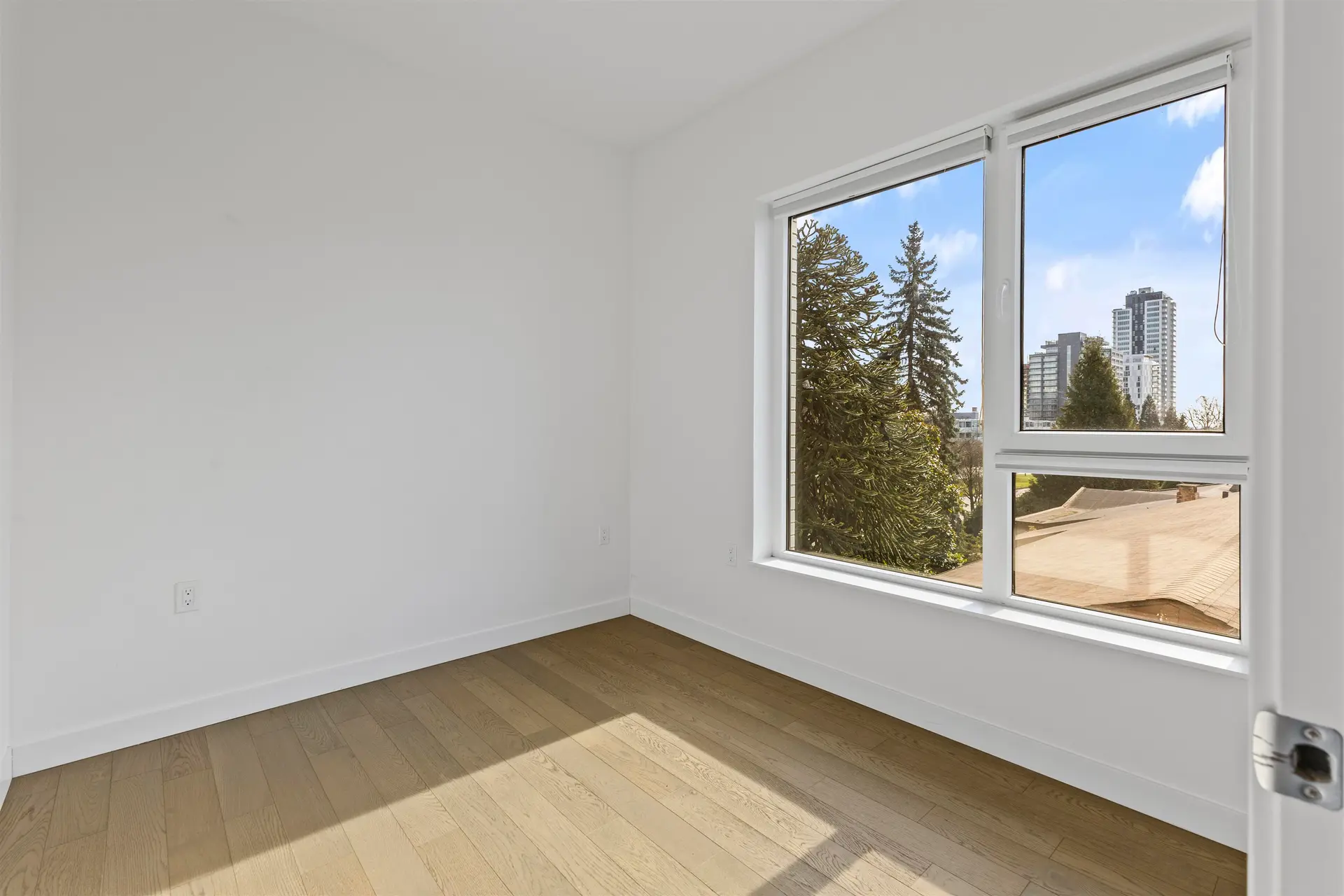 #307 5383 Cambie Street - Image 16