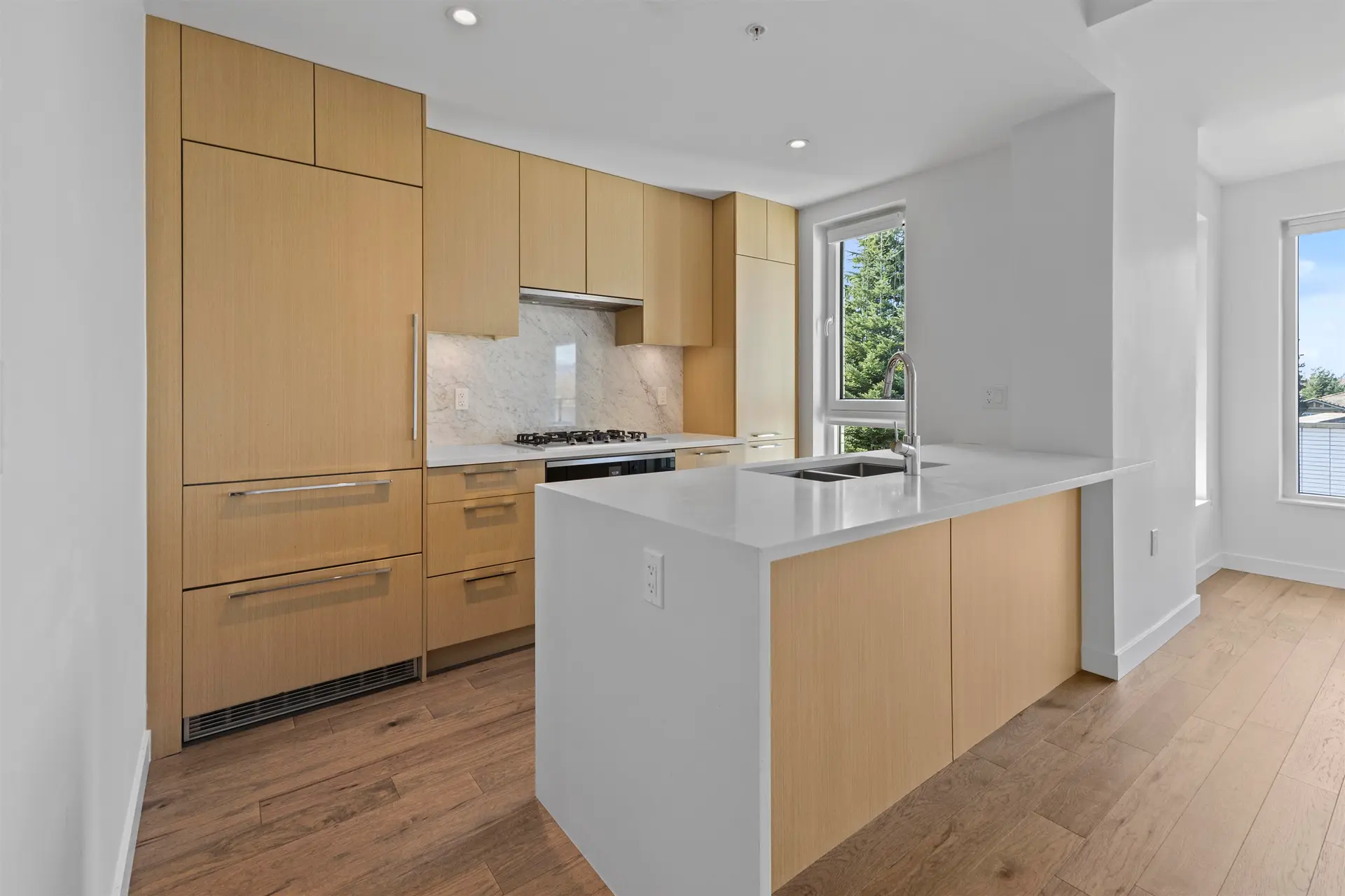 #307 5383 Cambie Street - Image 4