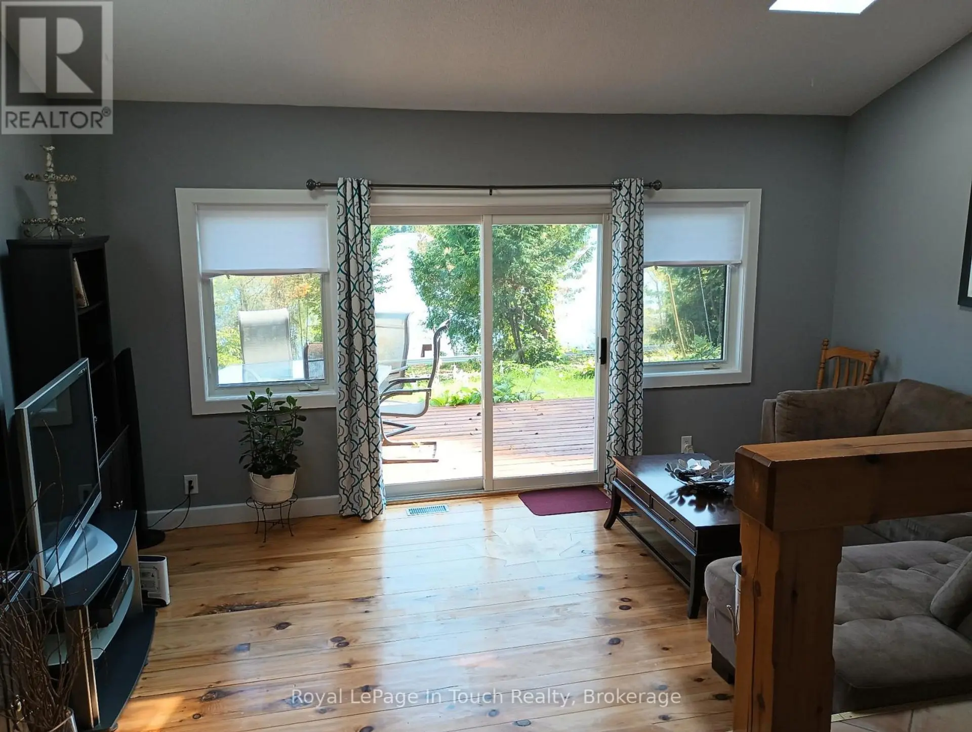 468 CHAMPLAIN ROAD - Image 11