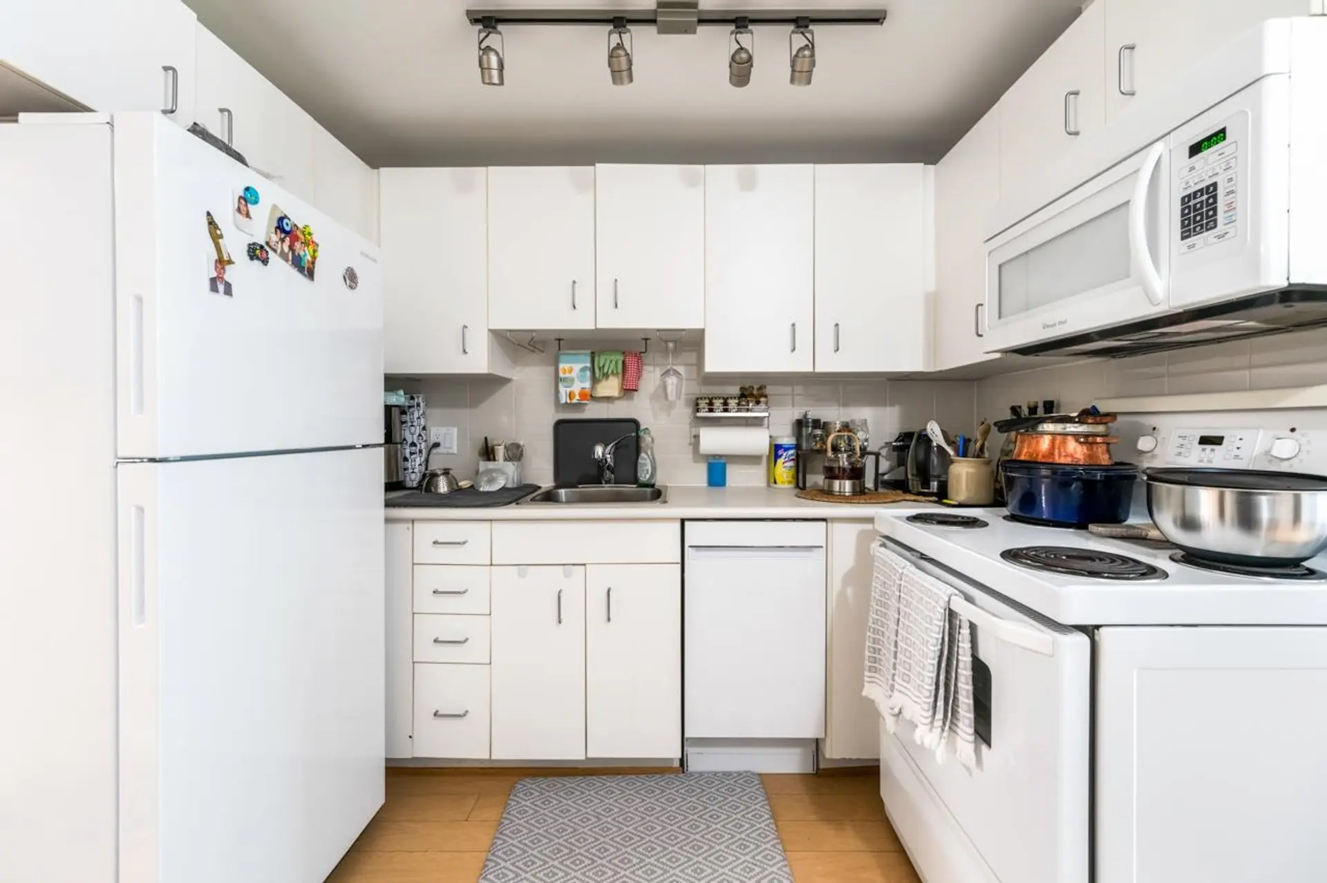 #1308 555 Jervis Street - Image 7