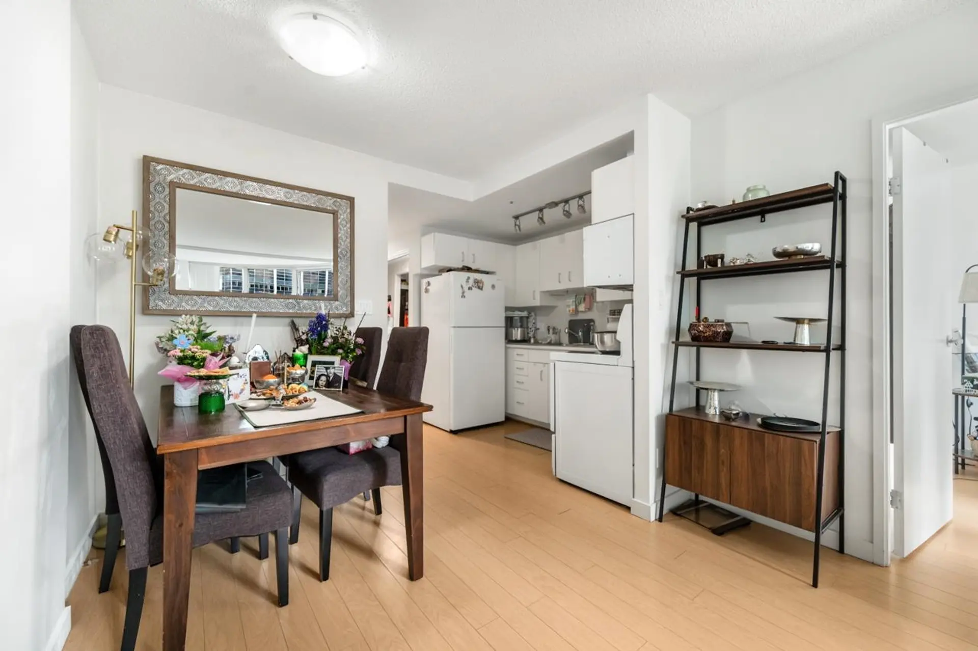 #1308 555 Jervis Street - Image 5