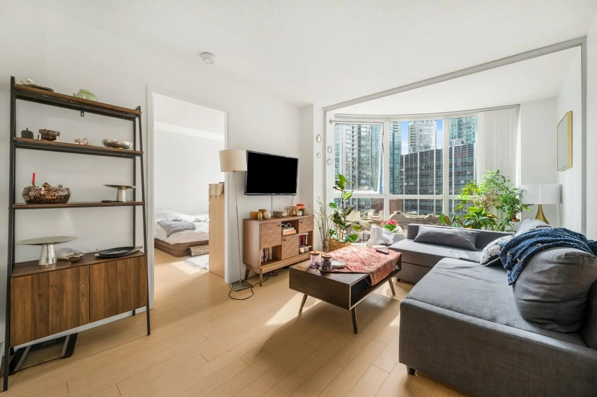 #1308 555 Jervis Street - Image 4