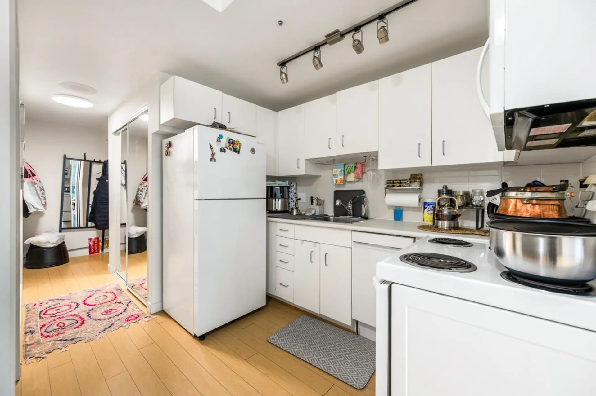 #1308 555 Jervis Street - Image 8