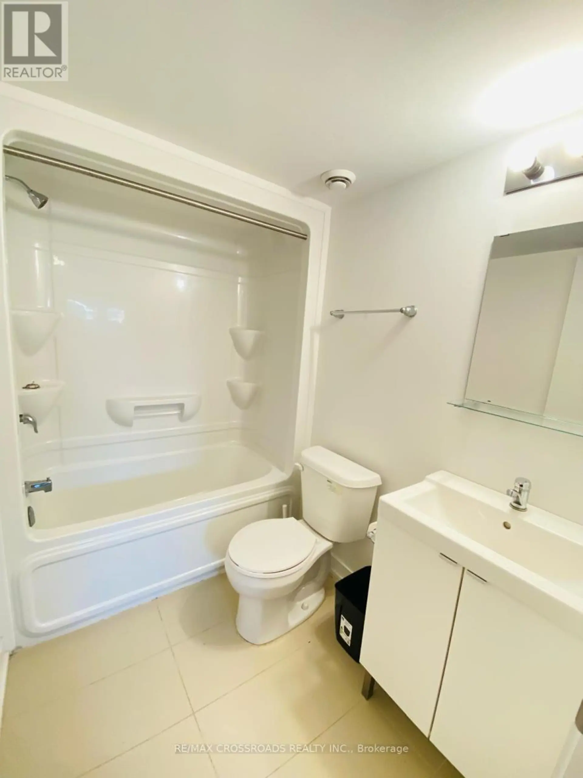 #15 1720 SIMCOE STREET - Image 12