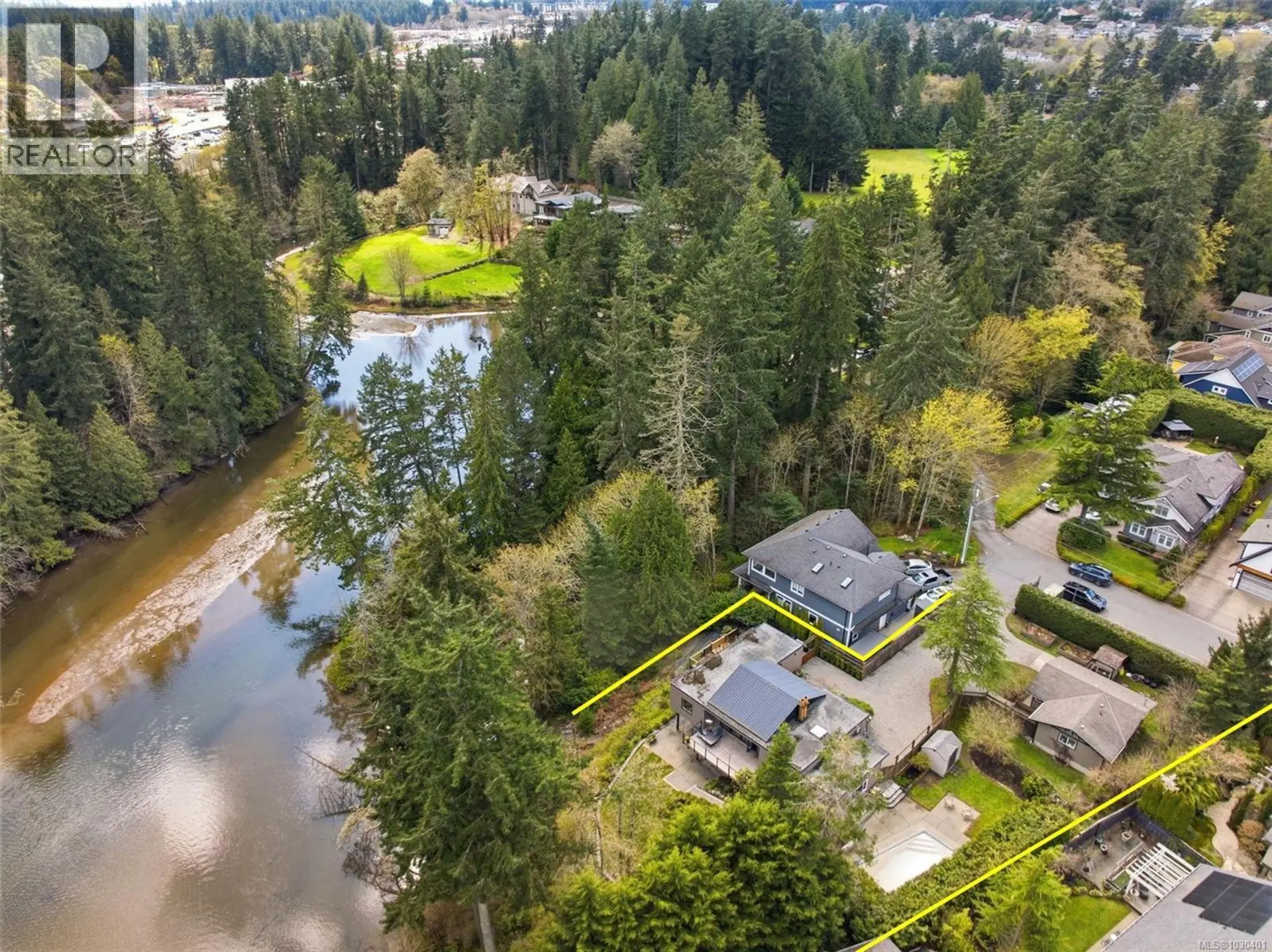 Property at 107 Parsons Rd, View Royal, BC