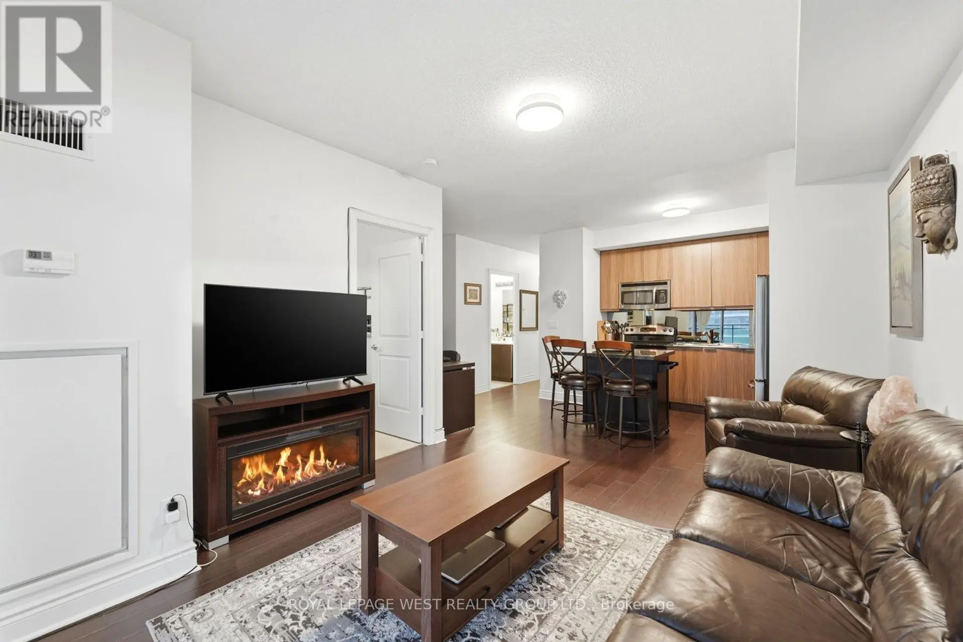 #1406 16 BROOKERS LANE - Image 1