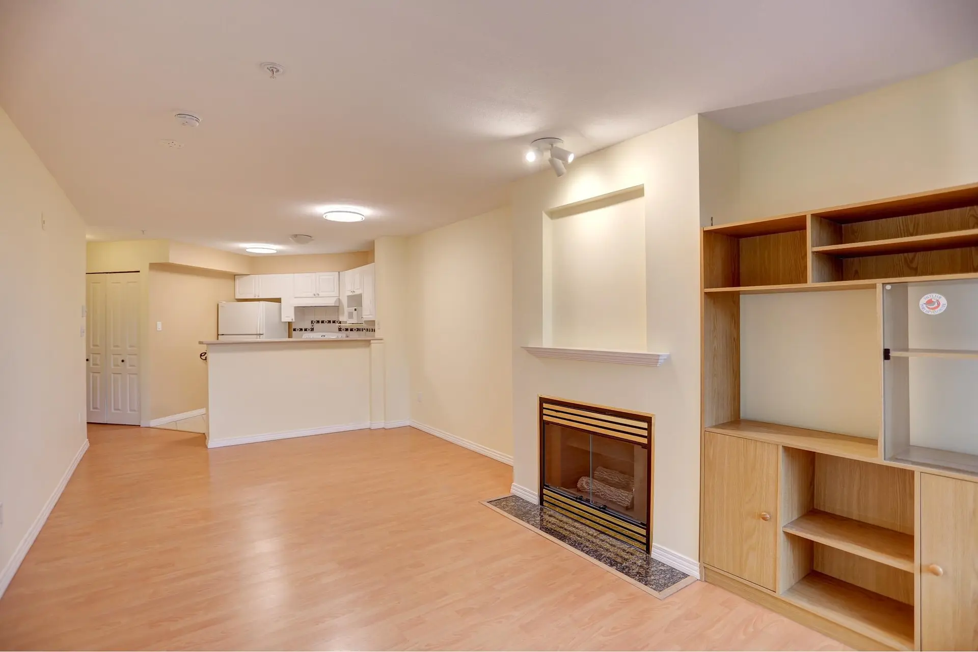 #220 760 Kingsway - Image 7