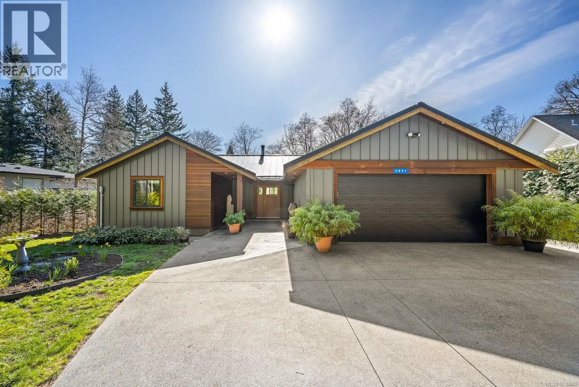 Property at 4891 Greaves Cres, Courtenay, BC