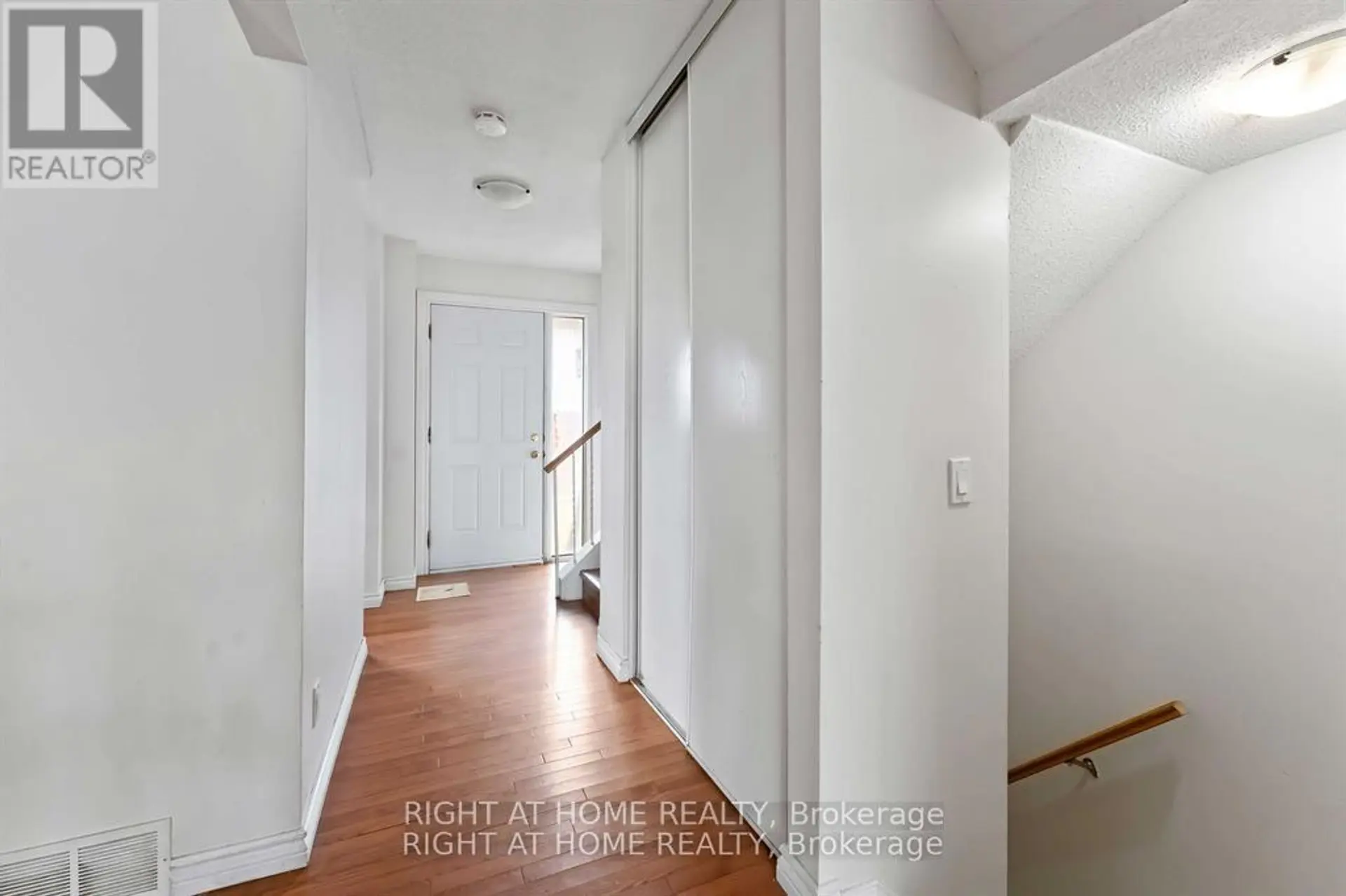 #21 5 HADLEY CIRCLE - Image 2