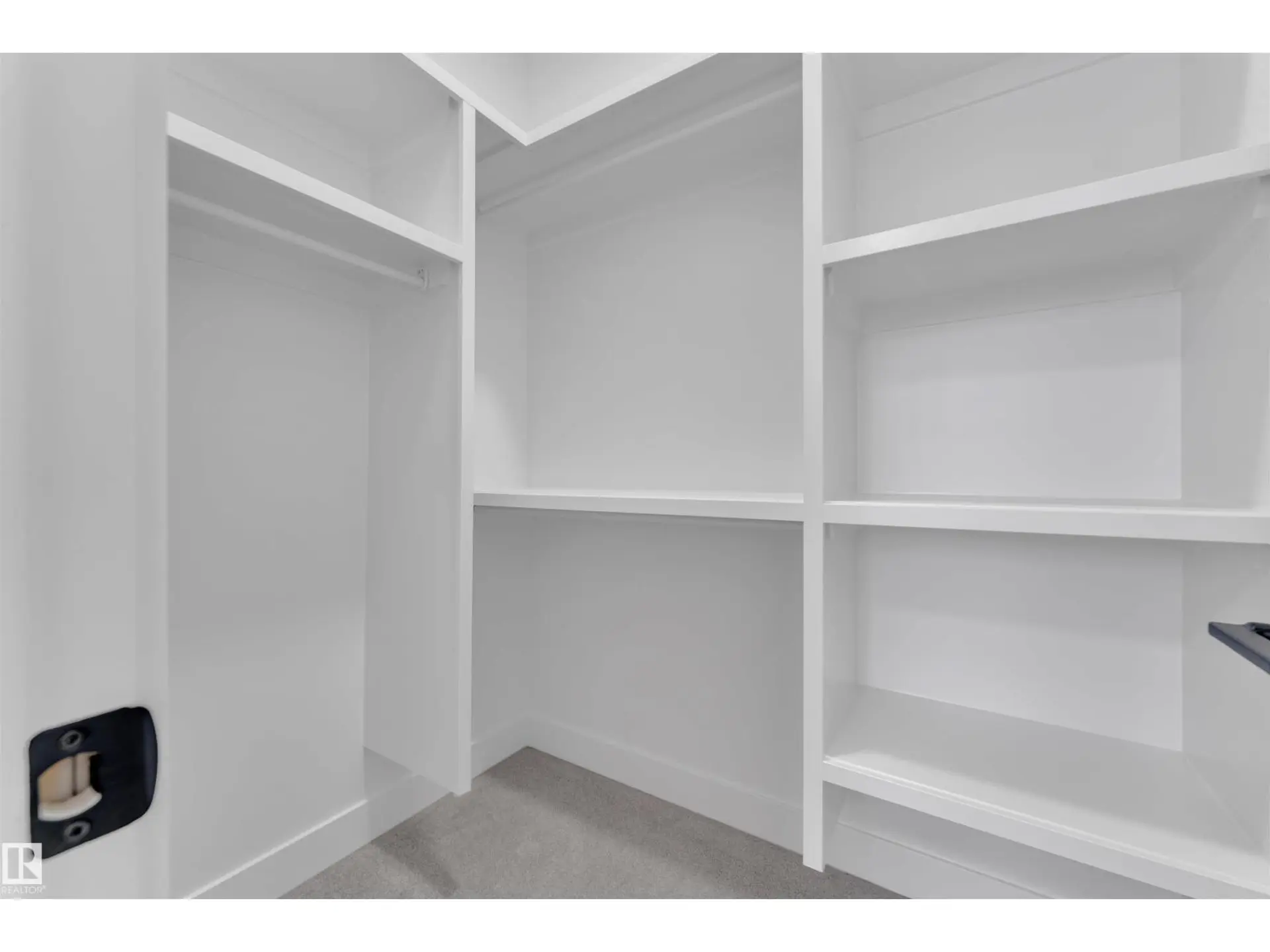 1727 60 AV - Image 17