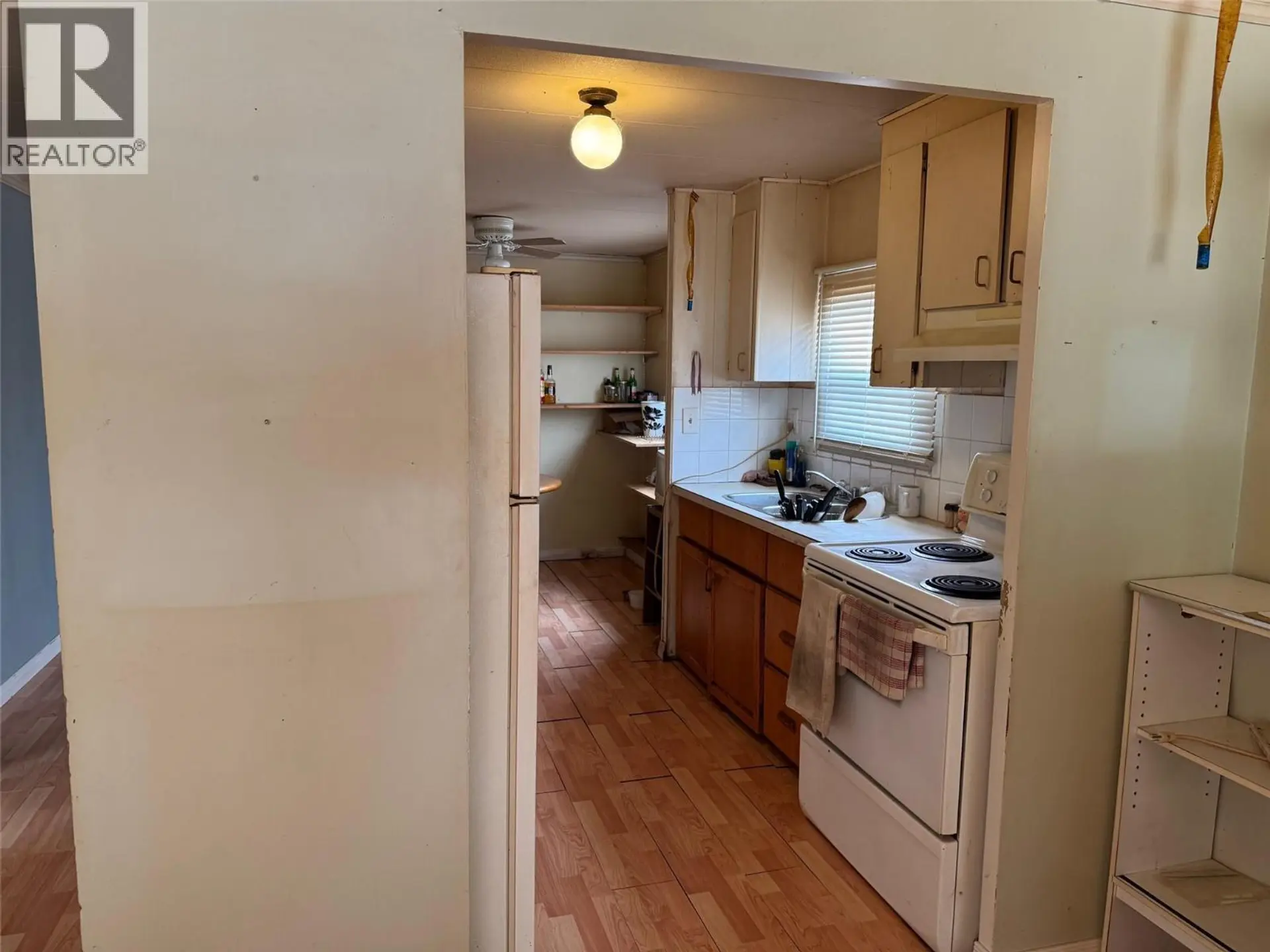 #5 146 WILLOW Court - Image 4