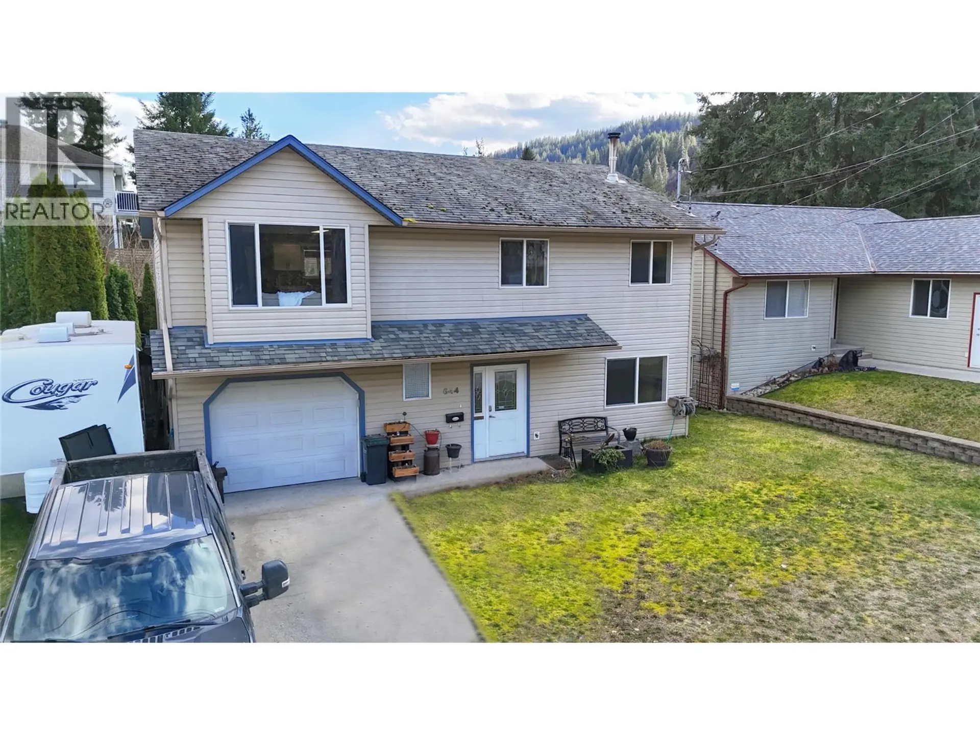 Property at 644 8th Street, Castlegar, BC
