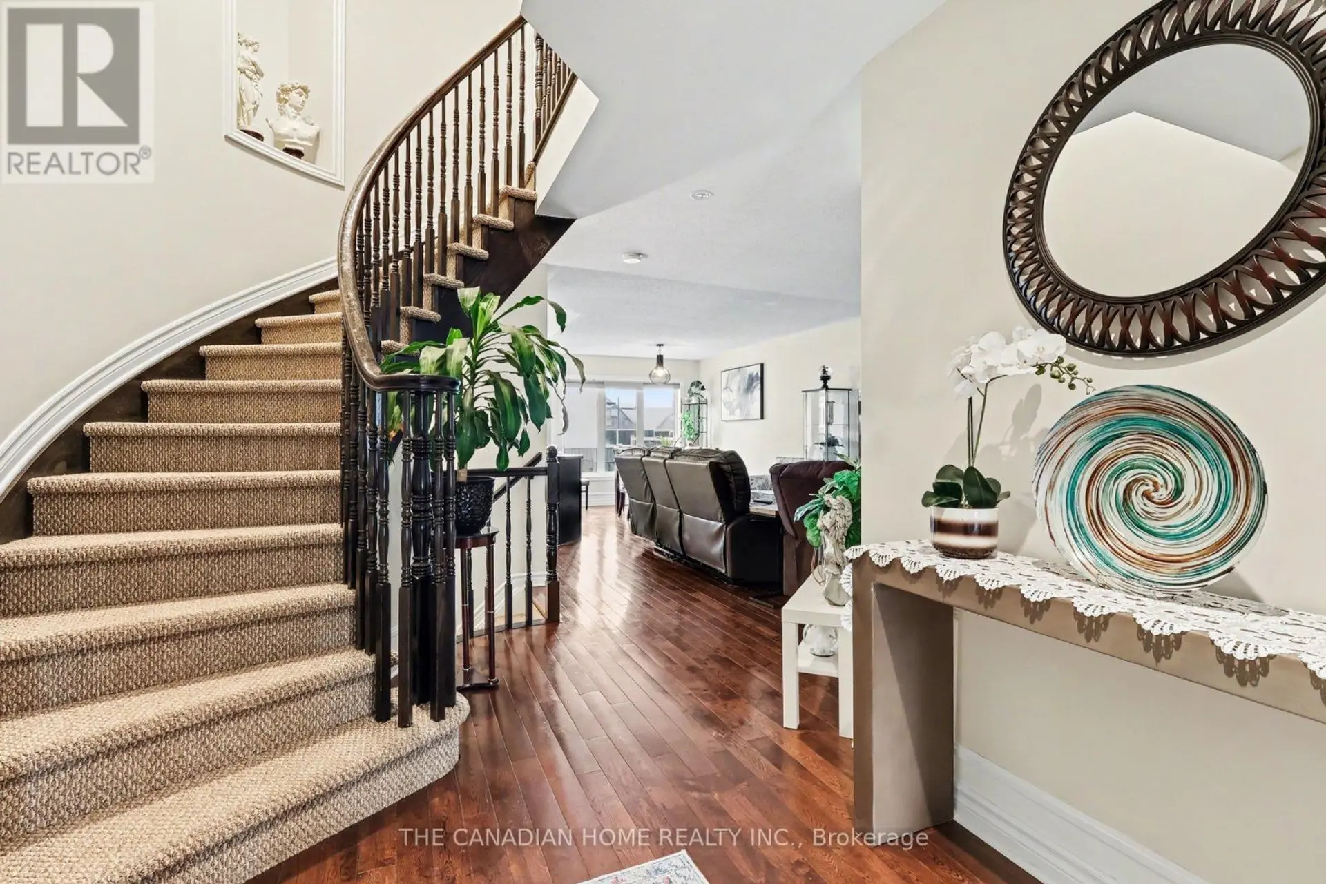 265 WILDCLIFF WAY - Image 2