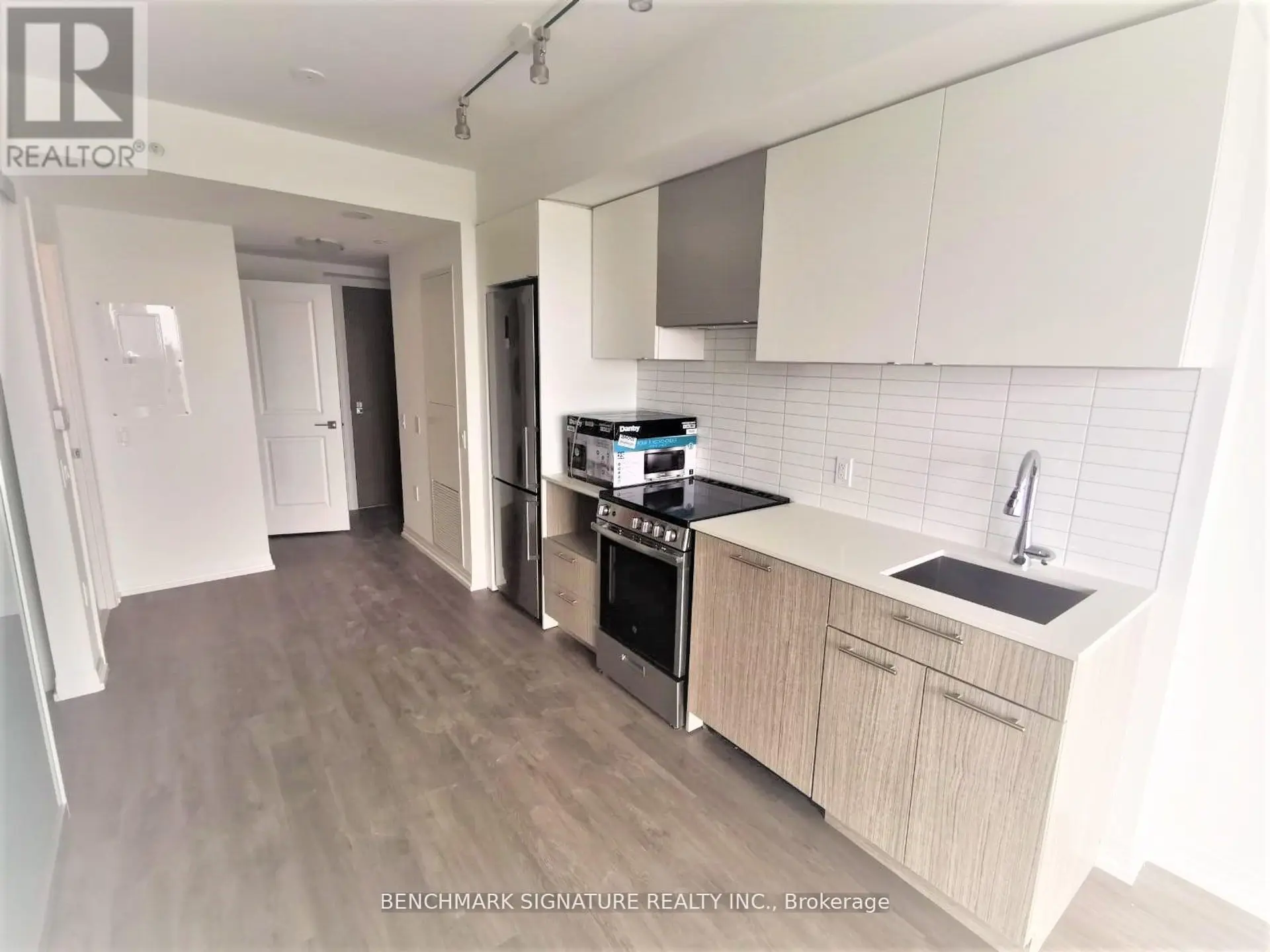 #4015 251 JARVIS STREET - Image 4