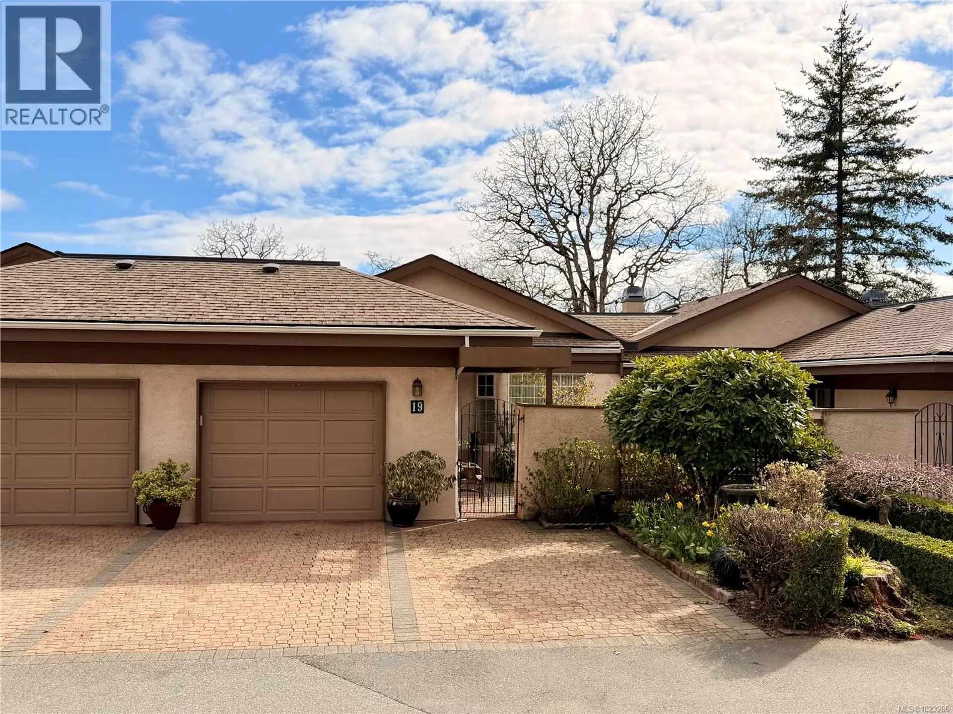 Property at #19 901 Kentwood Lane, Saanich, BC