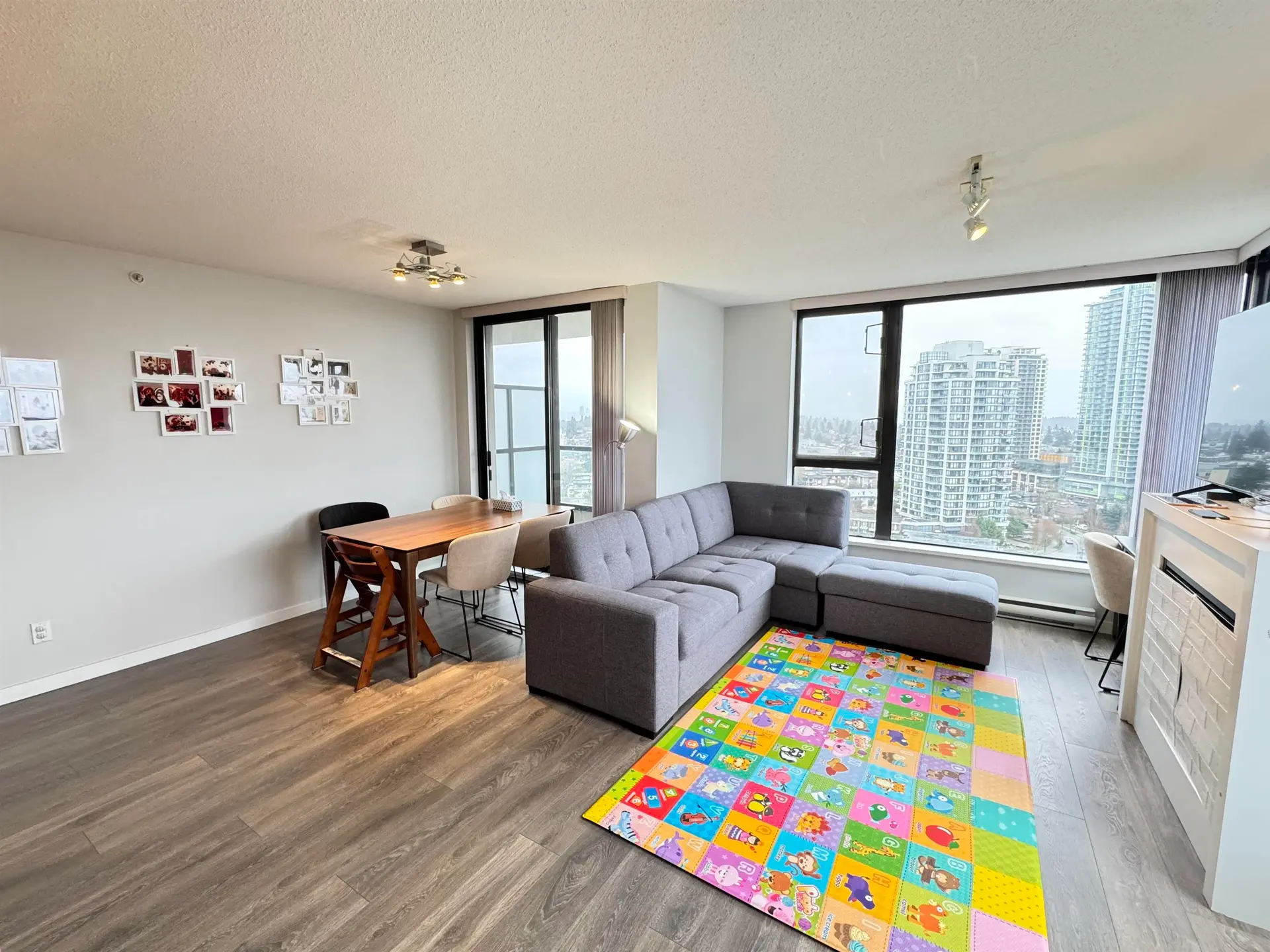 #1606 7063 Hall Avenue - Image 4
