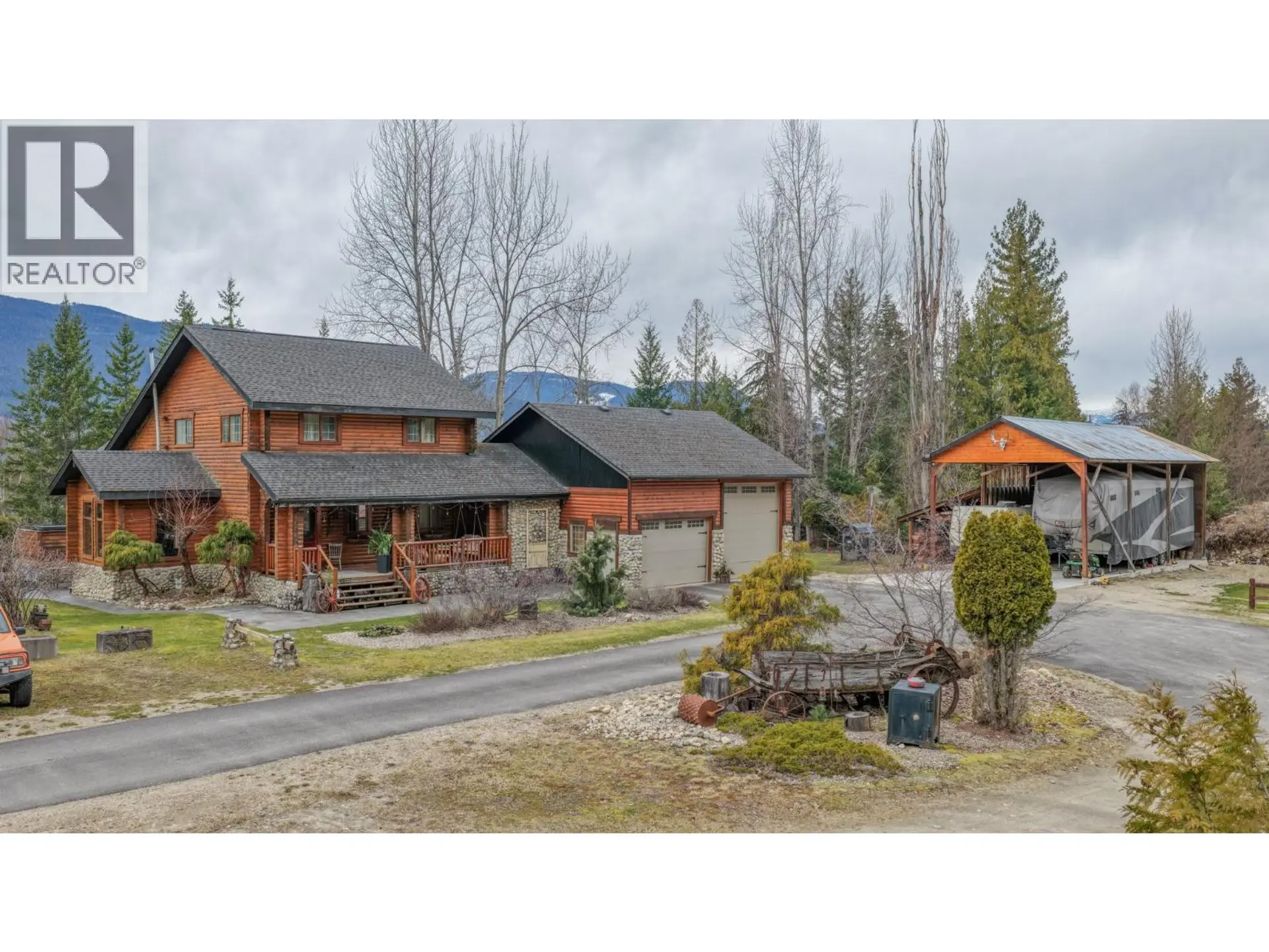Property at 1495 6 Highway, Nakusp, BC
