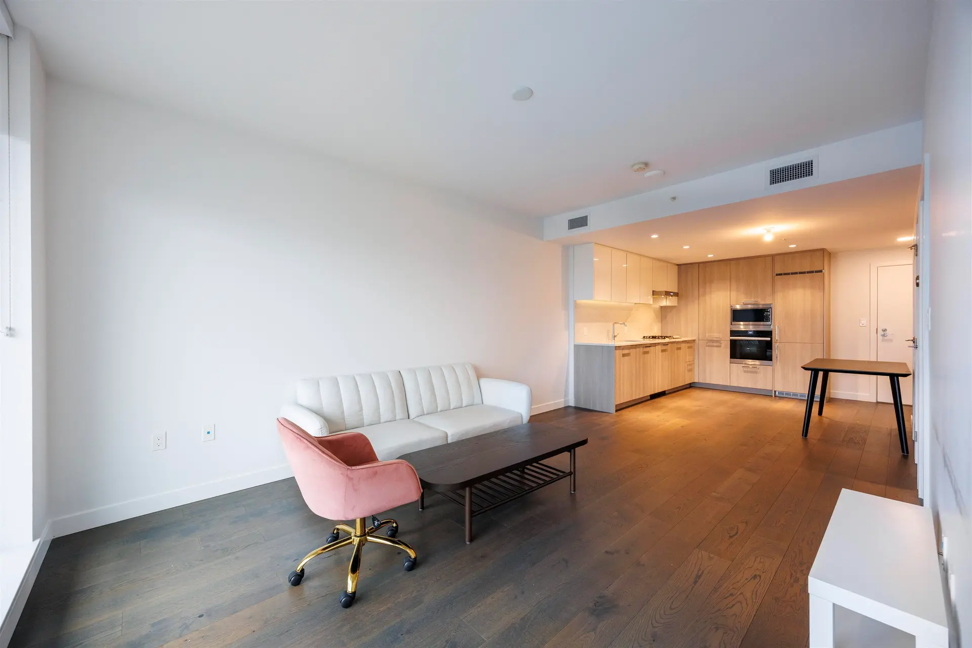 #806 8155 Capstan Way - Image 7