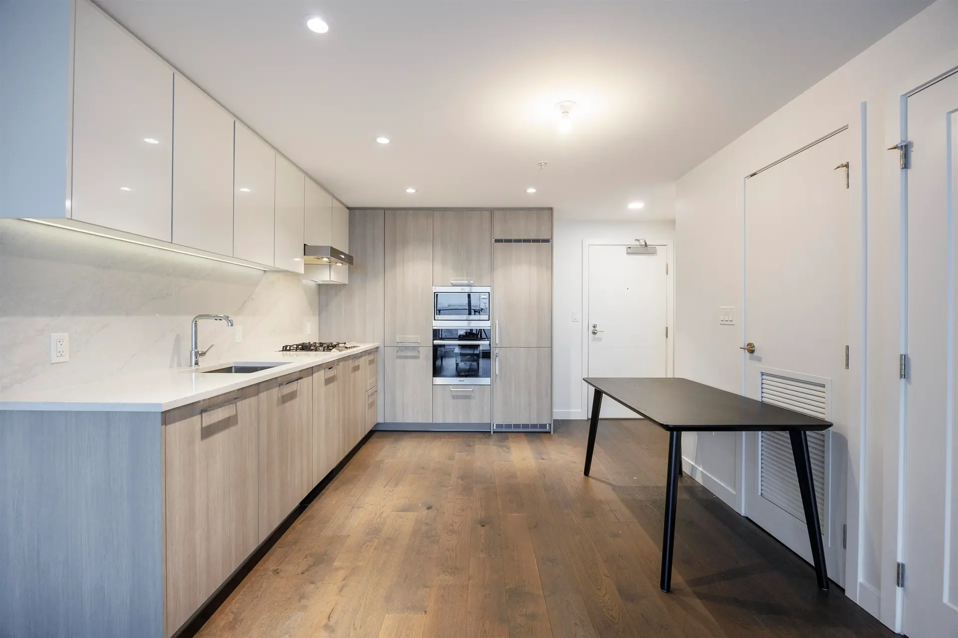 #806 8155 Capstan Way - Image 10