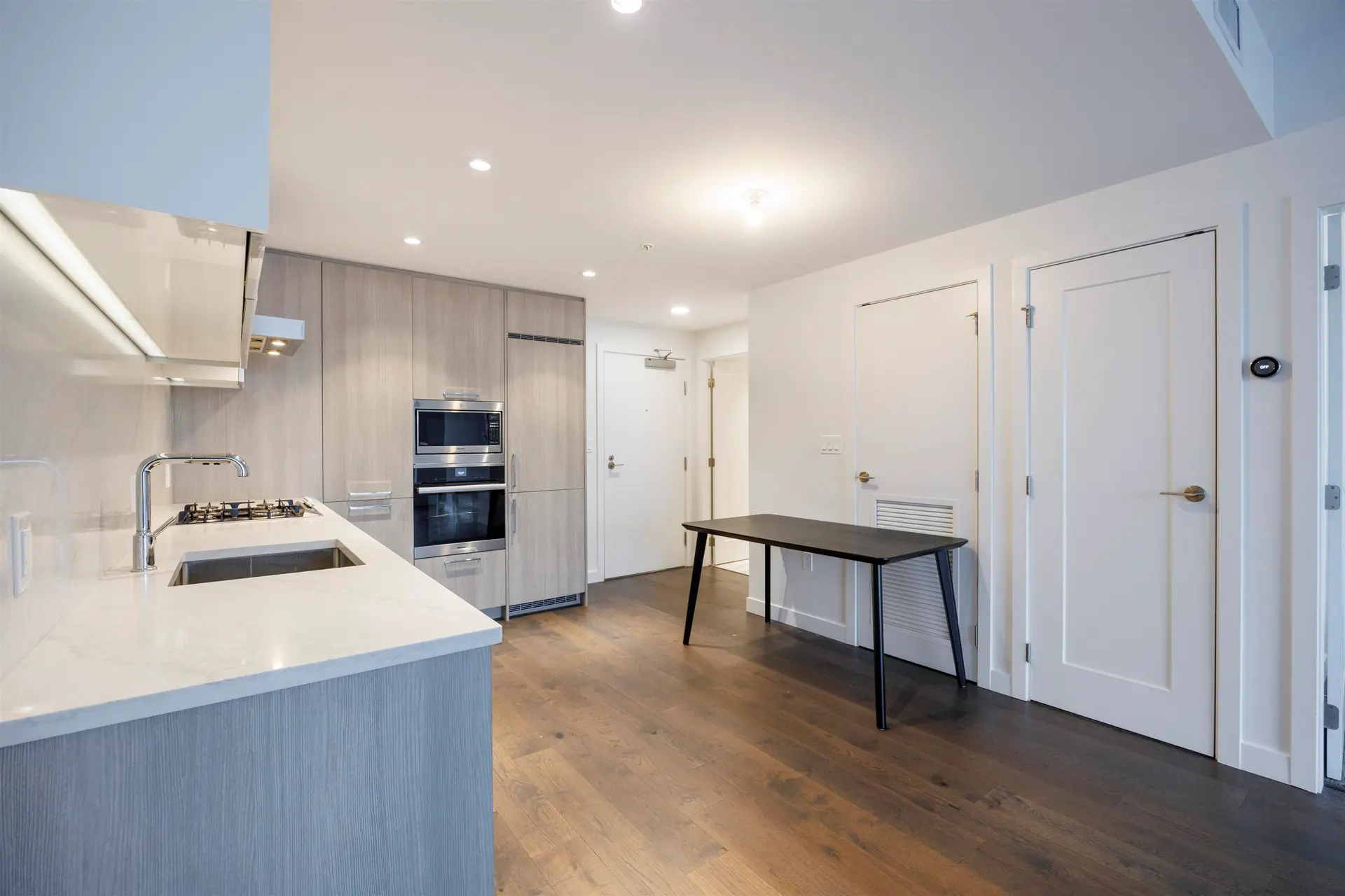 #806 8155 Capstan Way - Image 18