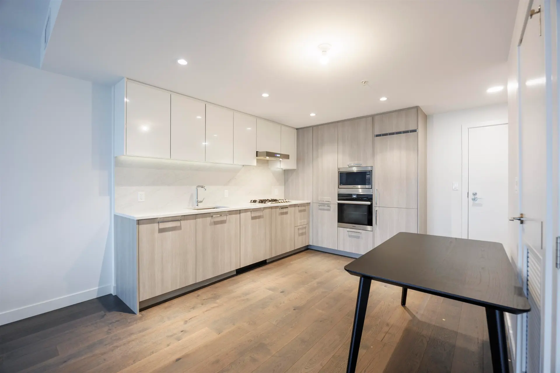 #806 8155 Capstan Way - Image 4