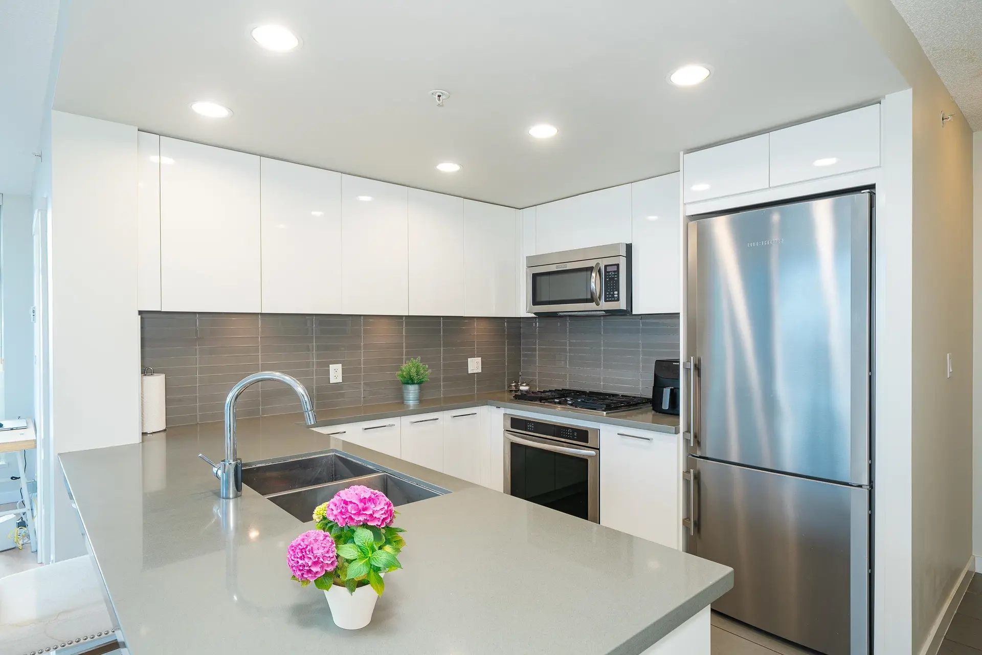 #3206 4880 Bennett Street - Image 6
