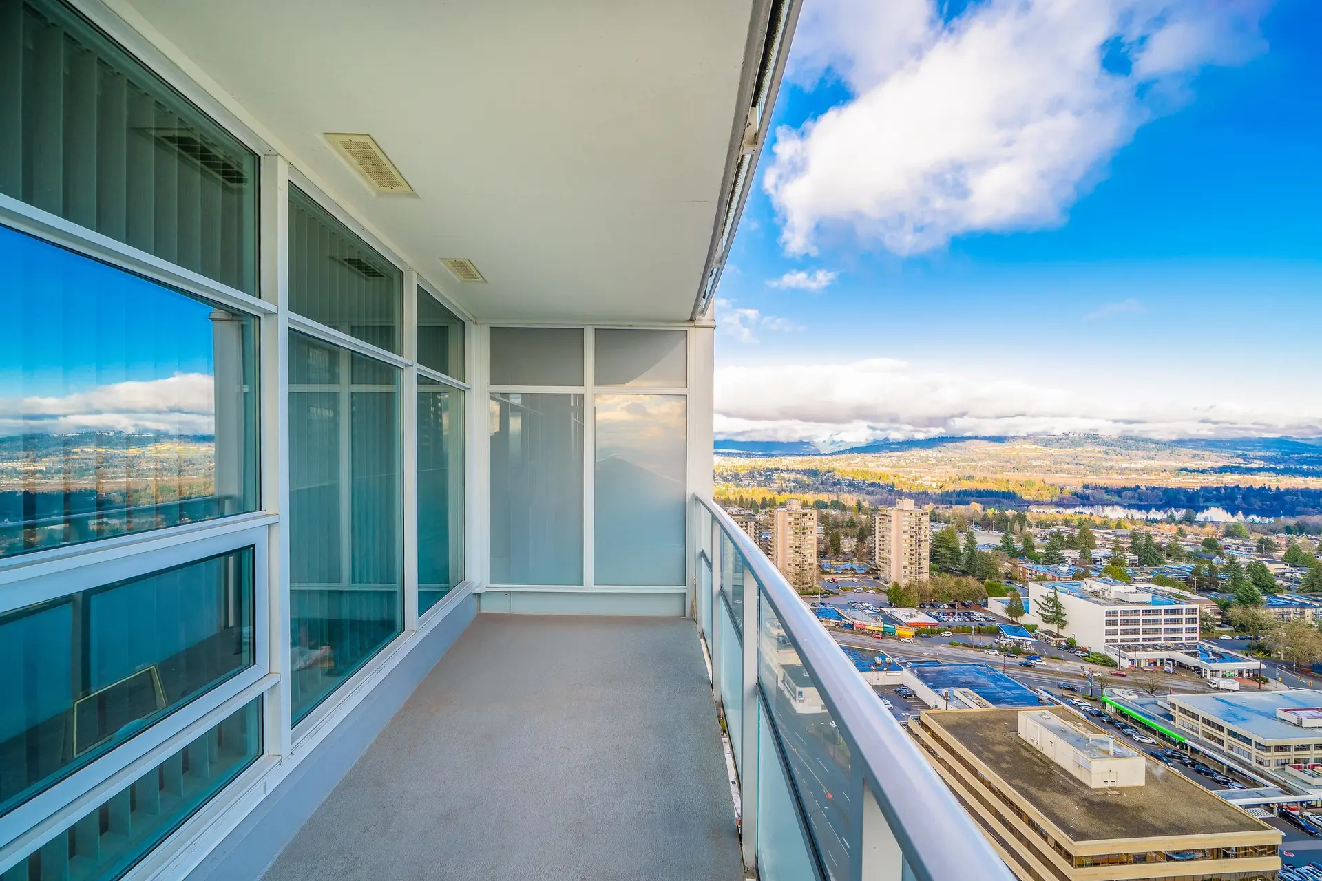 #3206 4880 Bennett Street - Image 4