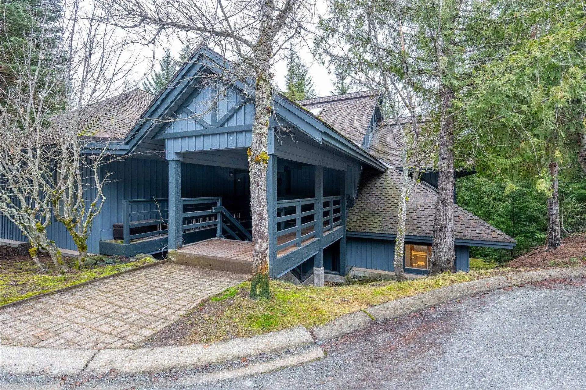 #1102 3050 Hillcrest Drive - Image 14