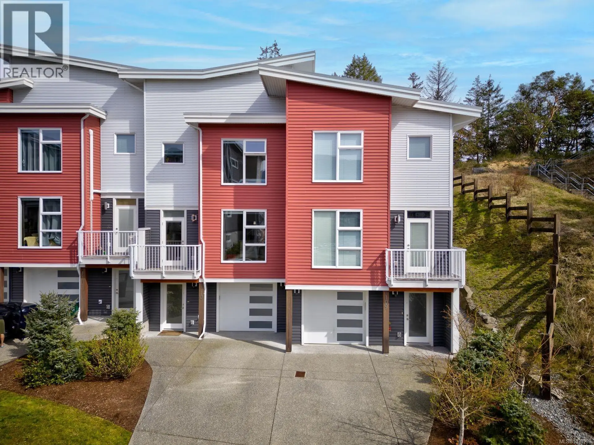 Property at #110 1800 Summerhill Pl, Nanaimo, BC