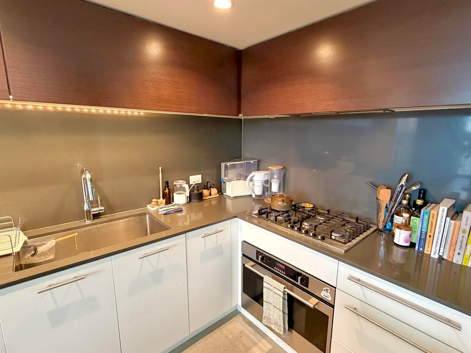 #1005 150 E Cordova Street - Image 3