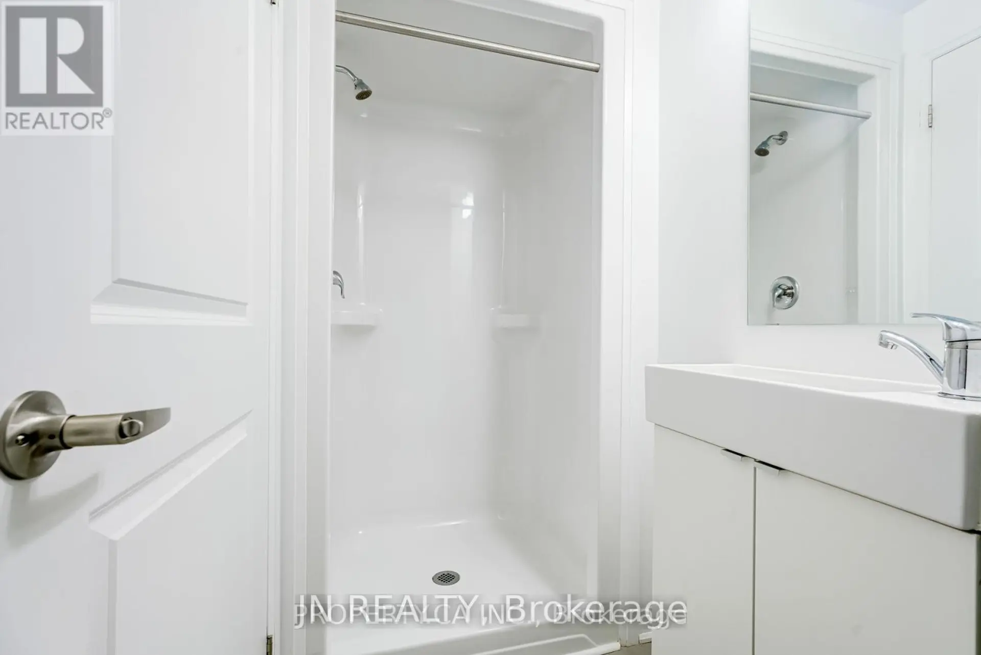 #642 1900 SIMCOE ST STREET N - Image 3