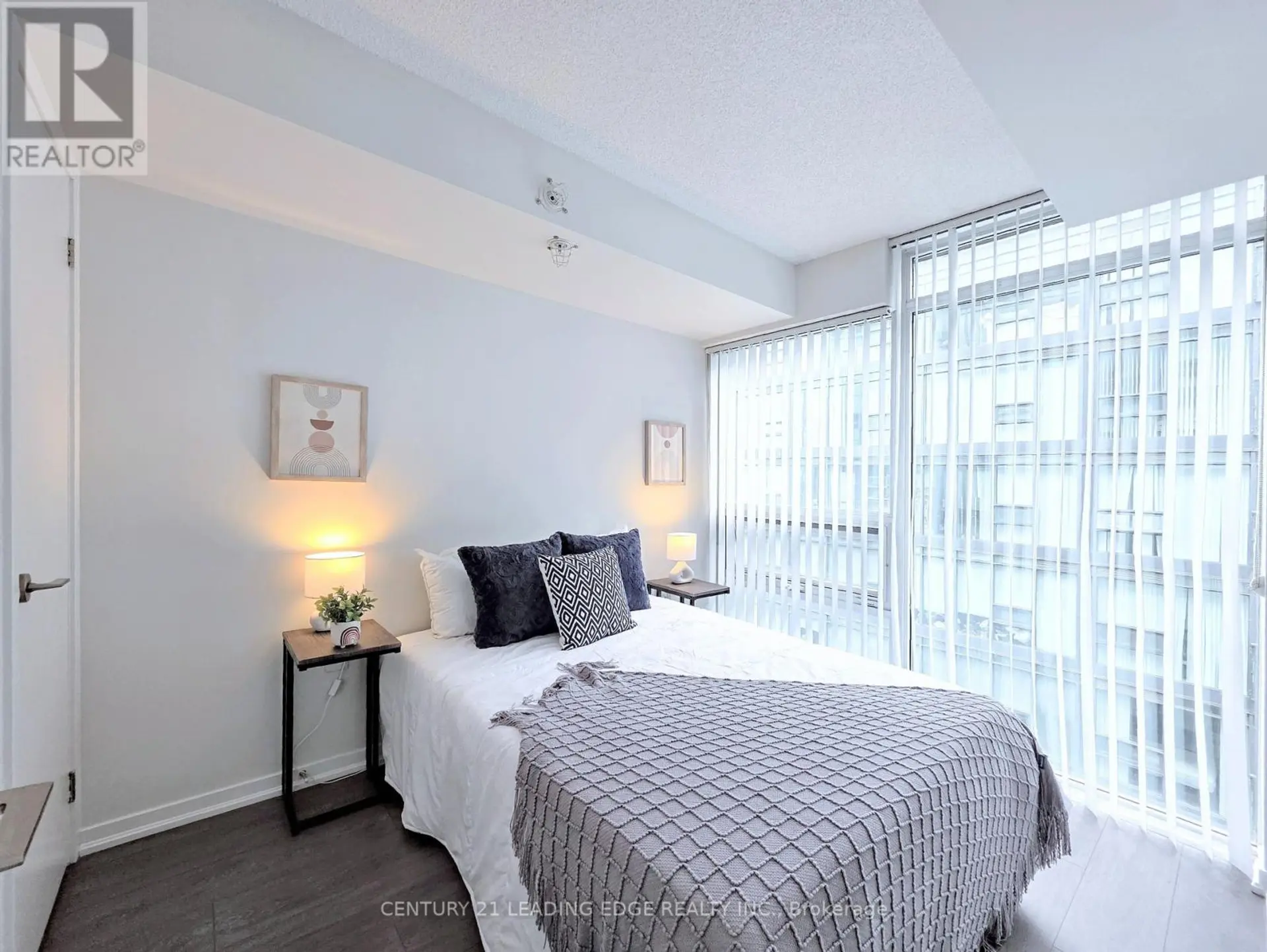 #1907E 36 LISGAR STREET - Image 12