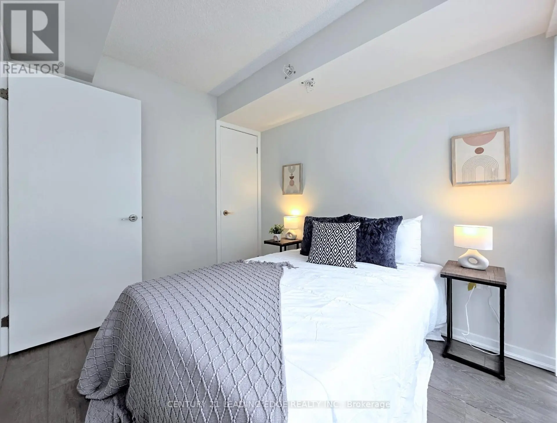 #1907E 36 LISGAR STREET - Image 13