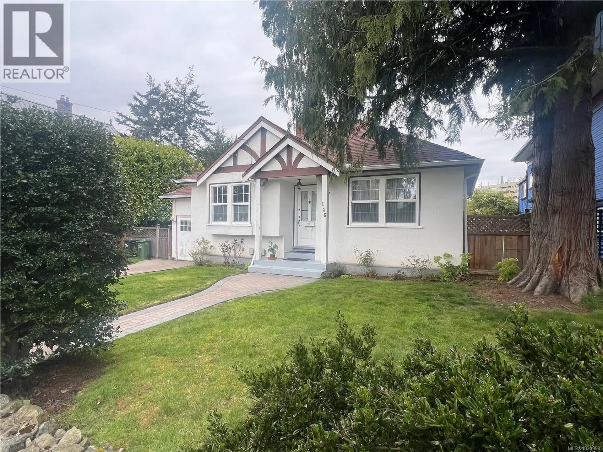 Property at 146 MEDANA St, Victoria, BC