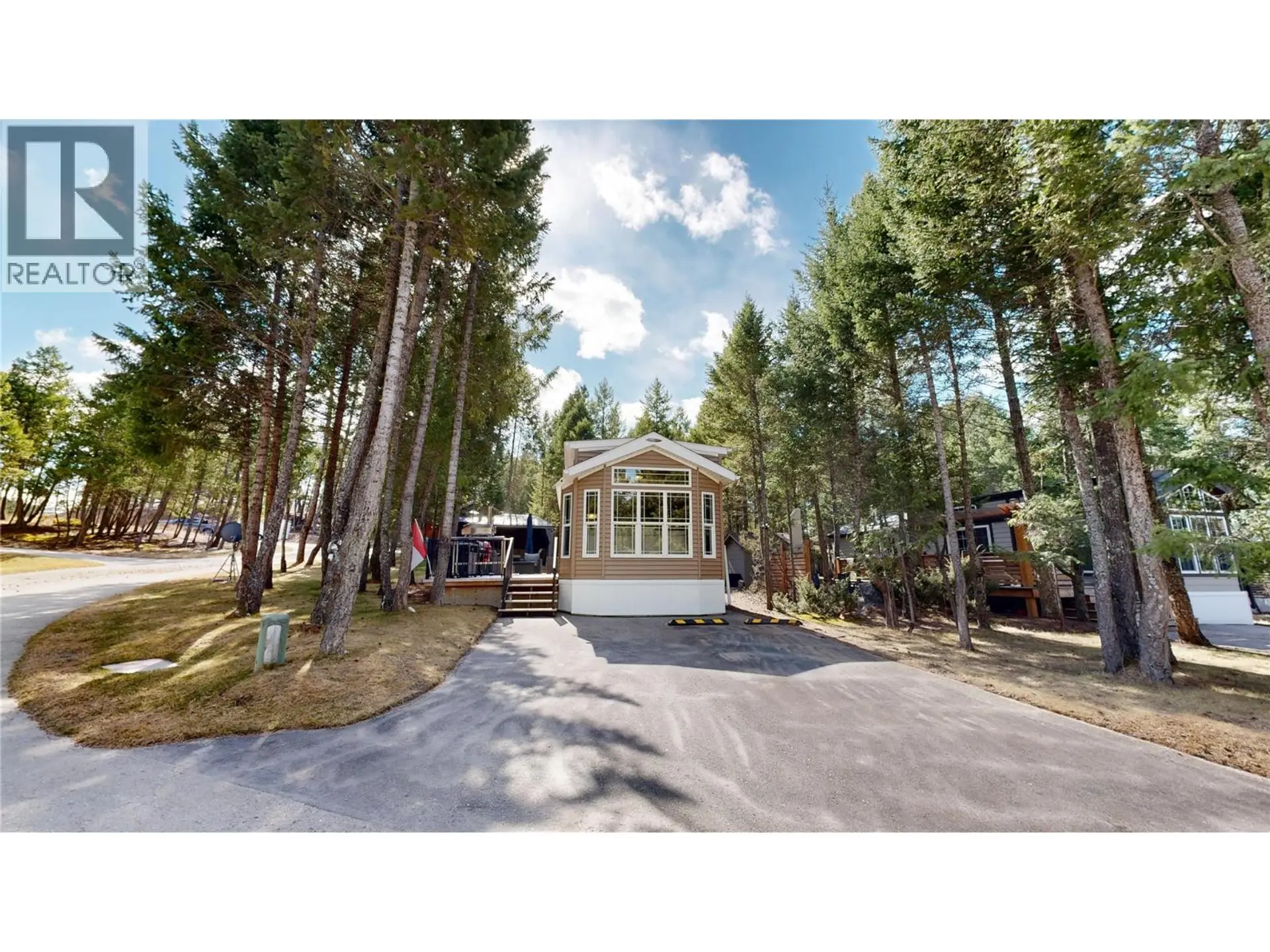 Property at 4895 Lynx Crescent, Radium Hot Springs, BC