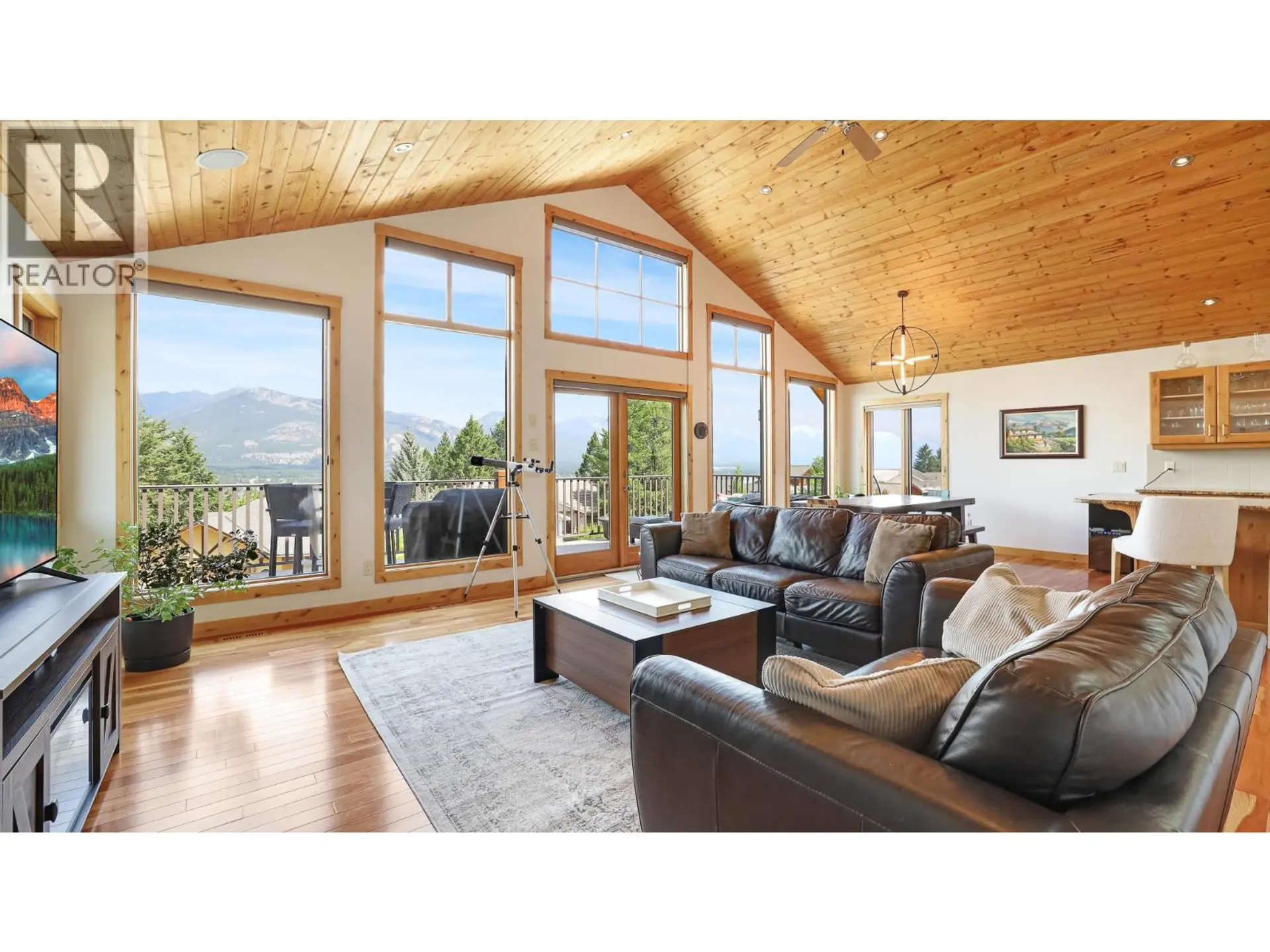 Property at 1910 PINERIDGE Drive, Invermere, BC