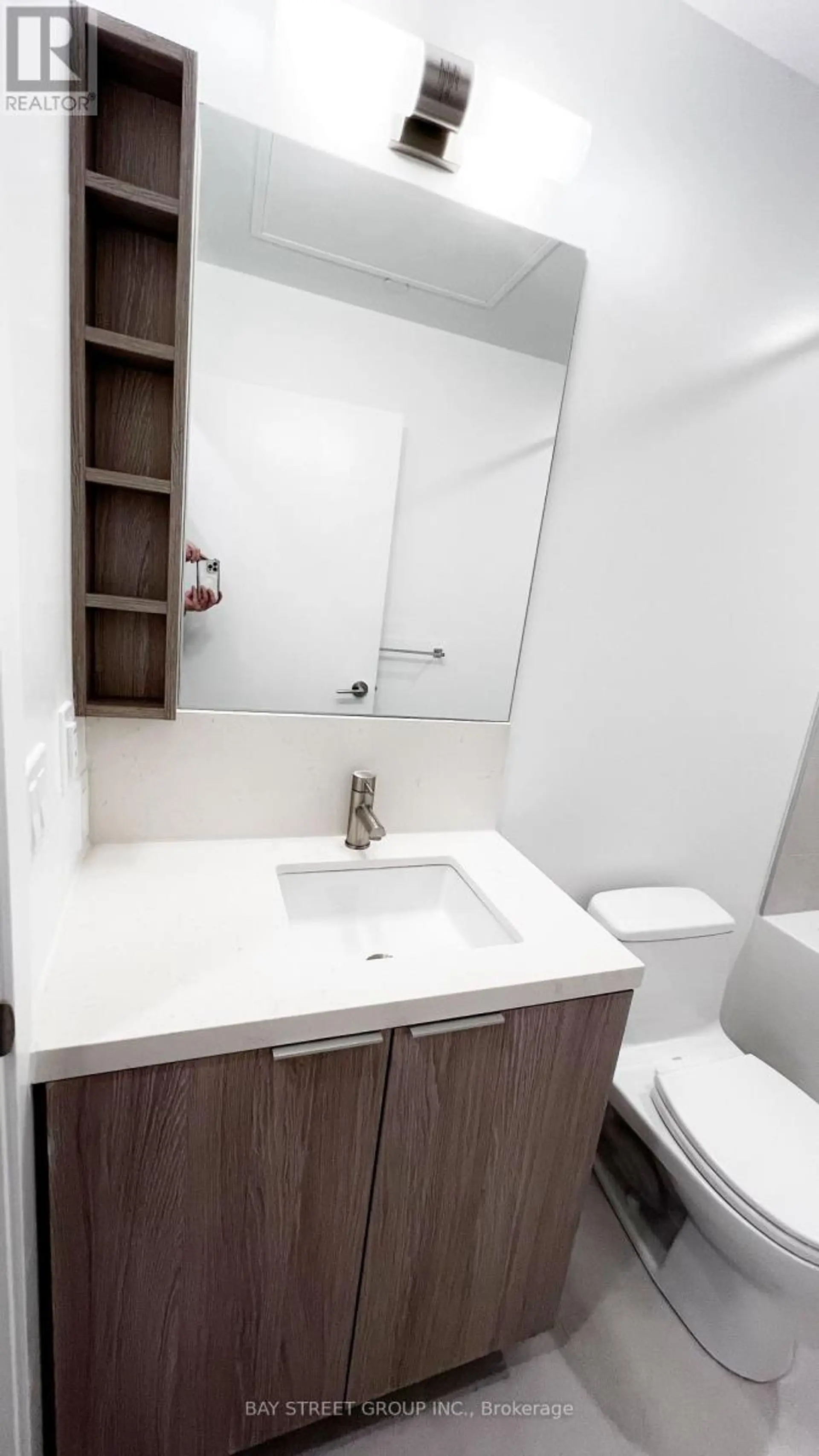 #821 2020 BATHURST STREET - Image 11