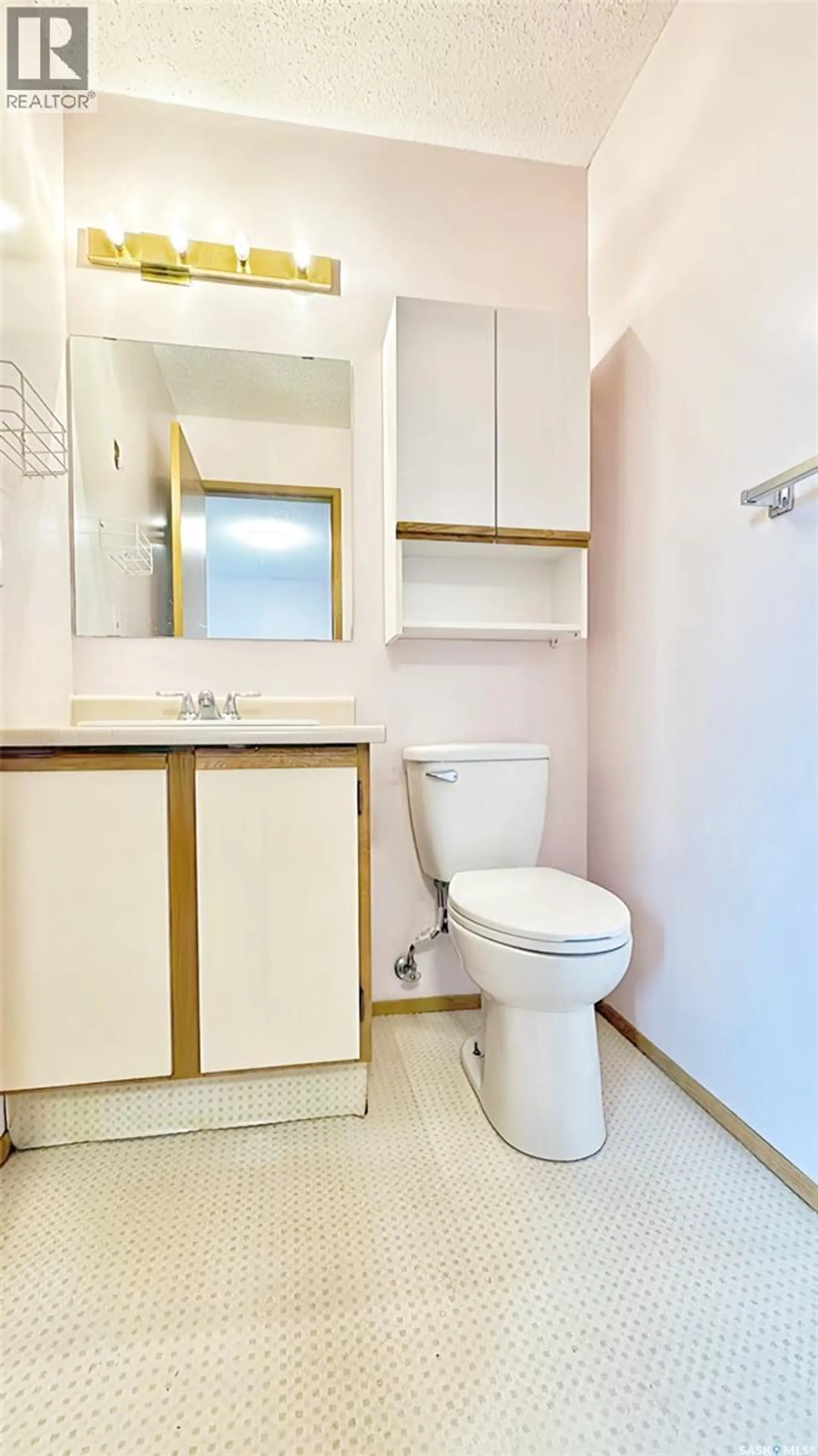 #301 918 ARGYLE AVENUE - Image 10