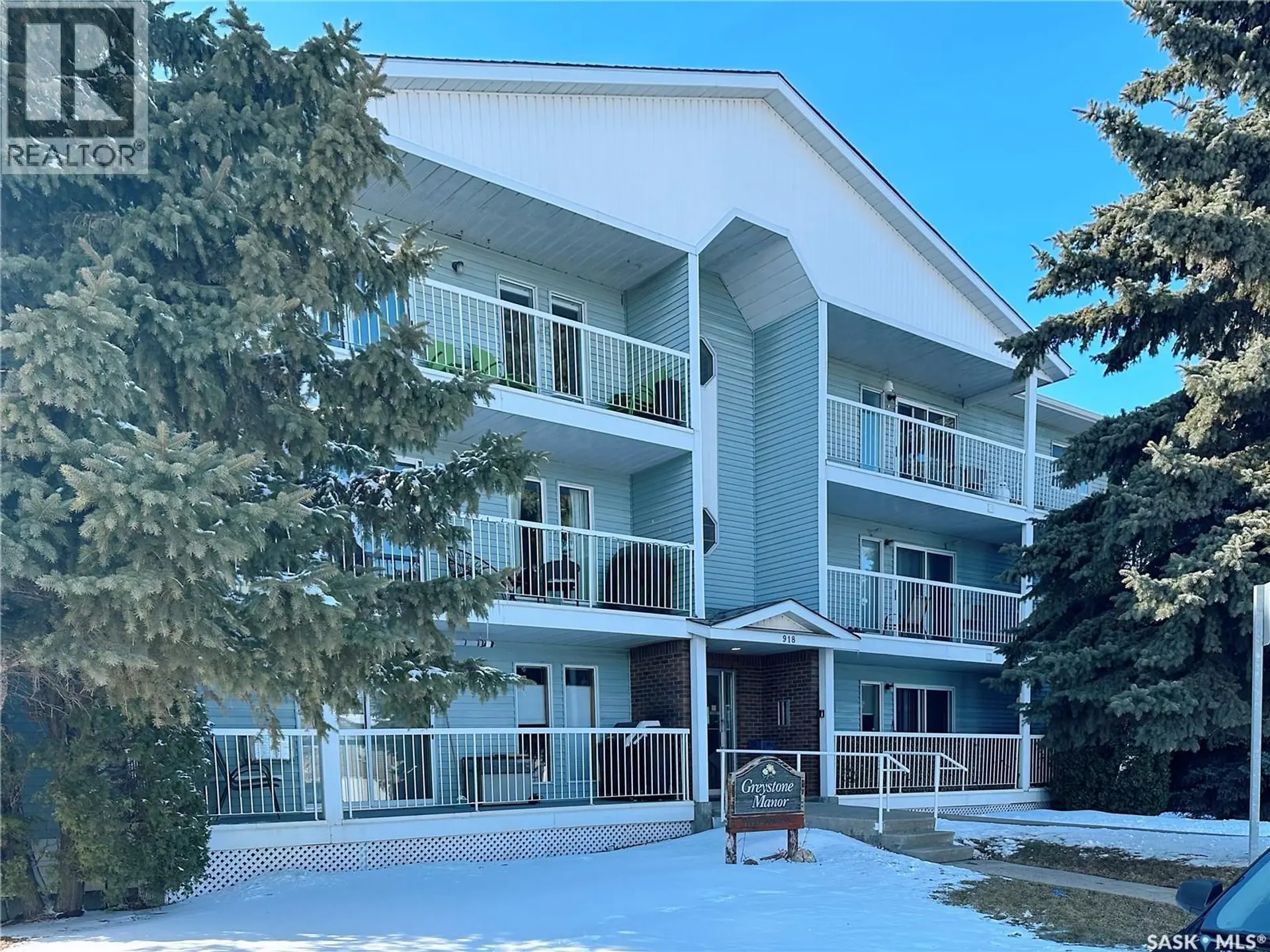 #301 918 ARGYLE AVENUE - Image 1